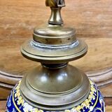 Ancienne Lampe à pétrole Gien Renaissance fond bleu XIX électrifiée
