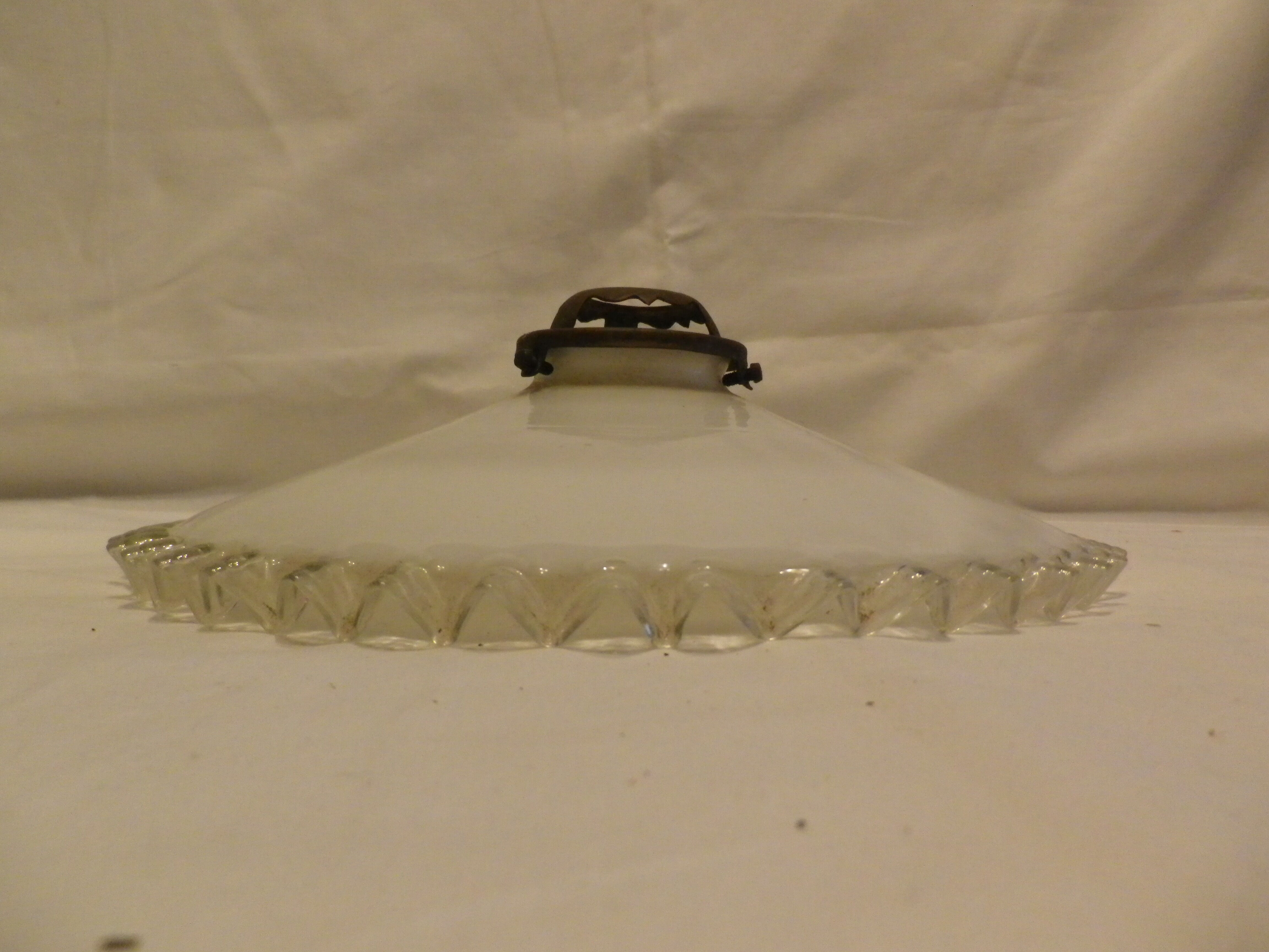 Serrated opaline