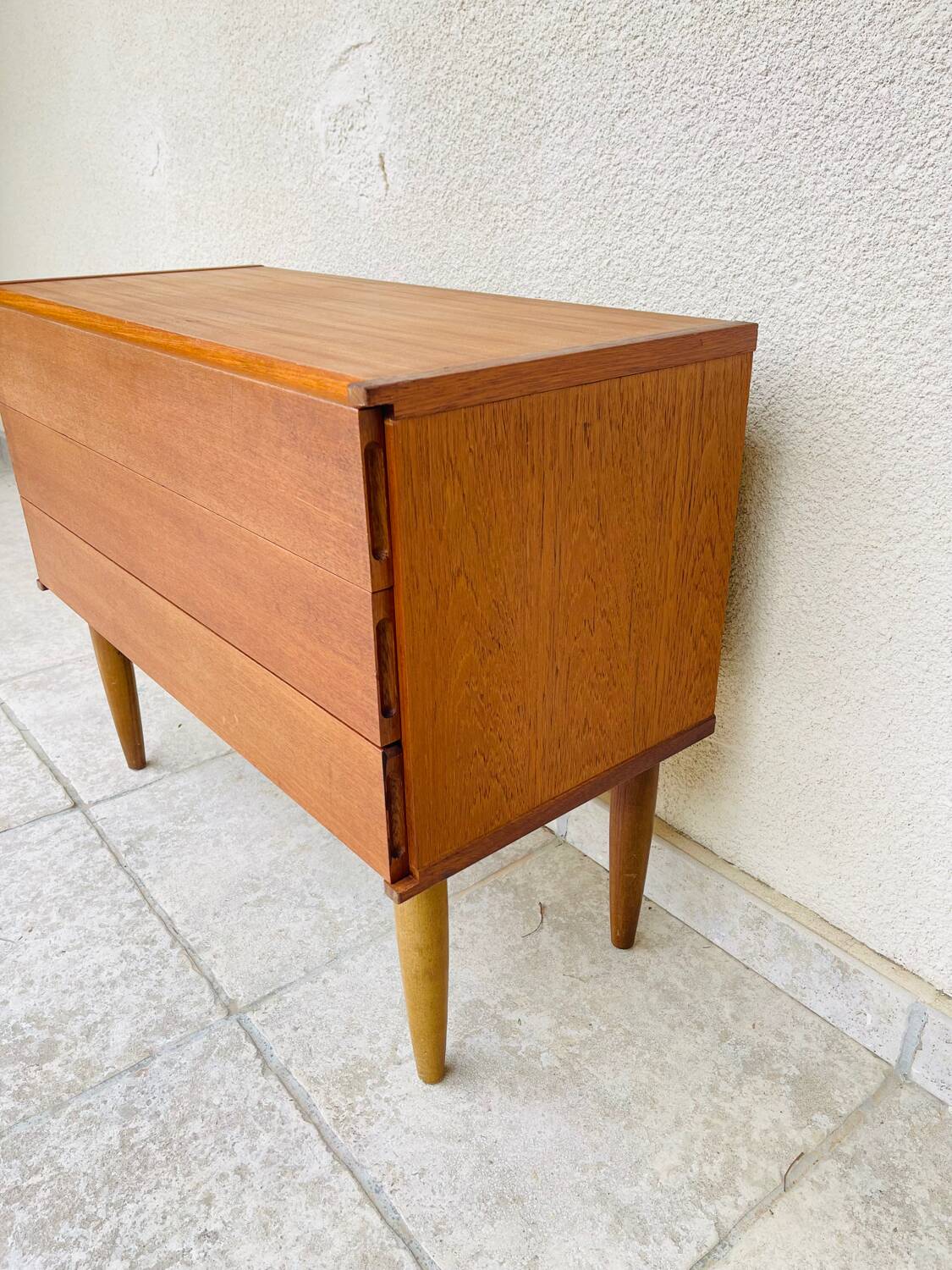 Minimalist teak chest of drawers