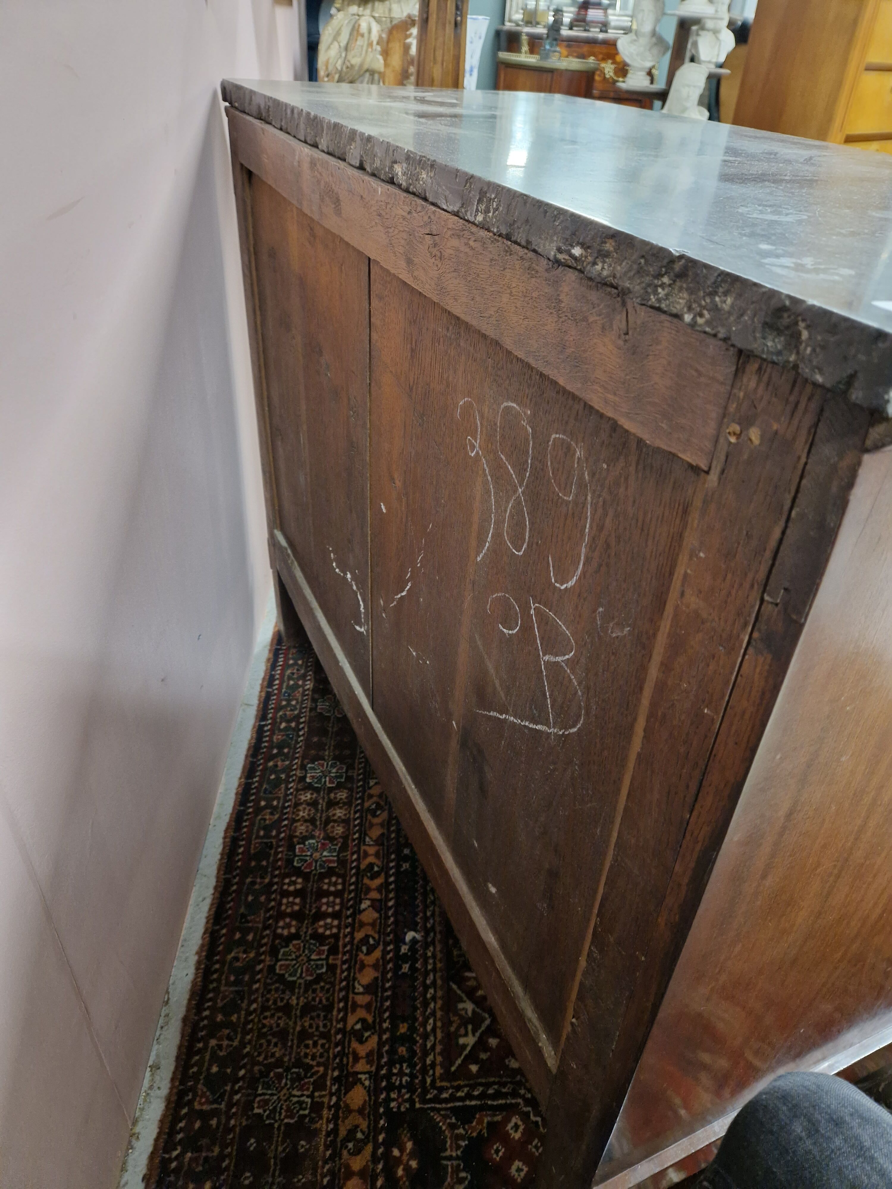 Commode retour d’égypte en acajou pieds griffes époque empire