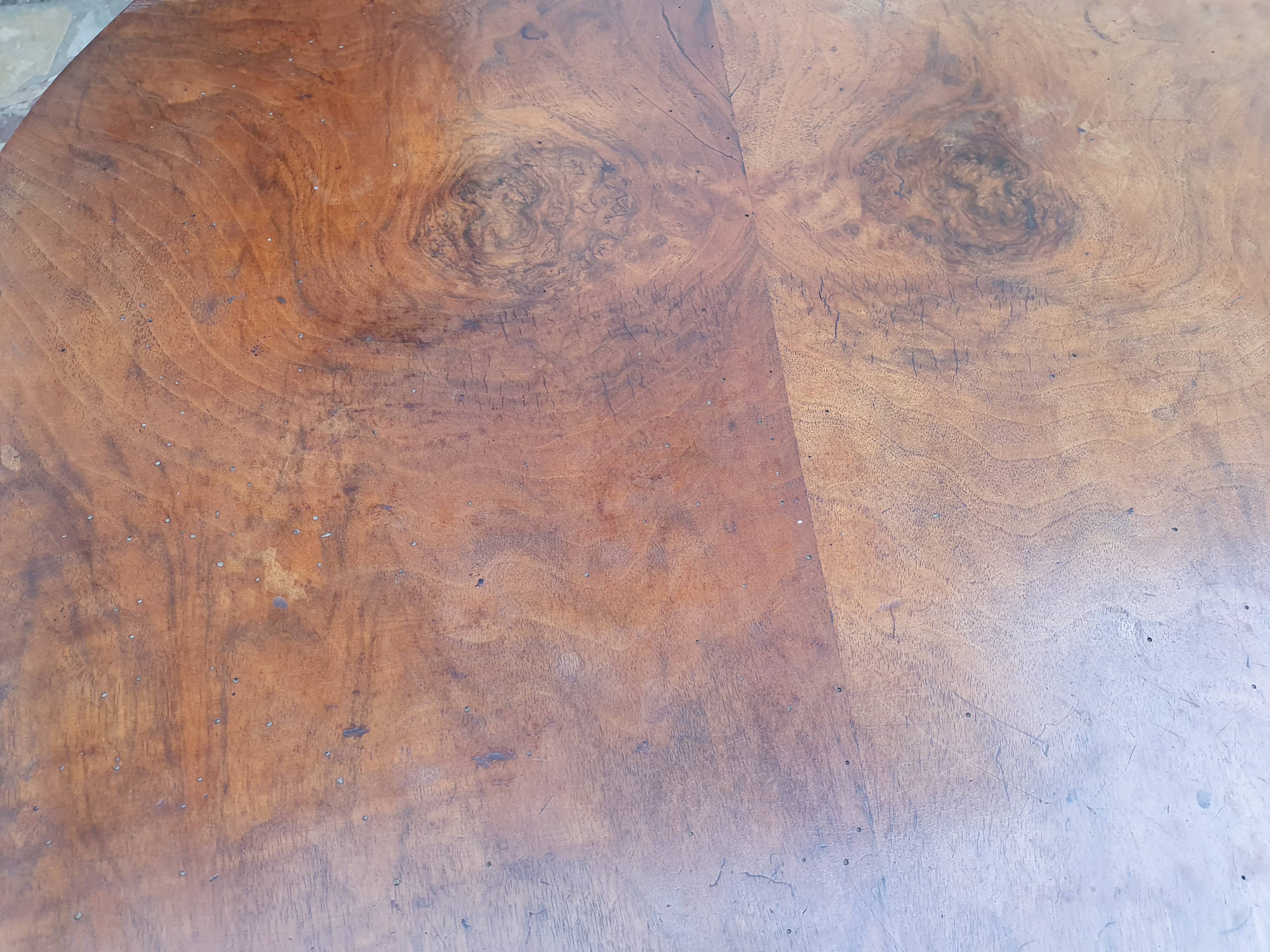 Mahogany violin pedestal table, 19th century