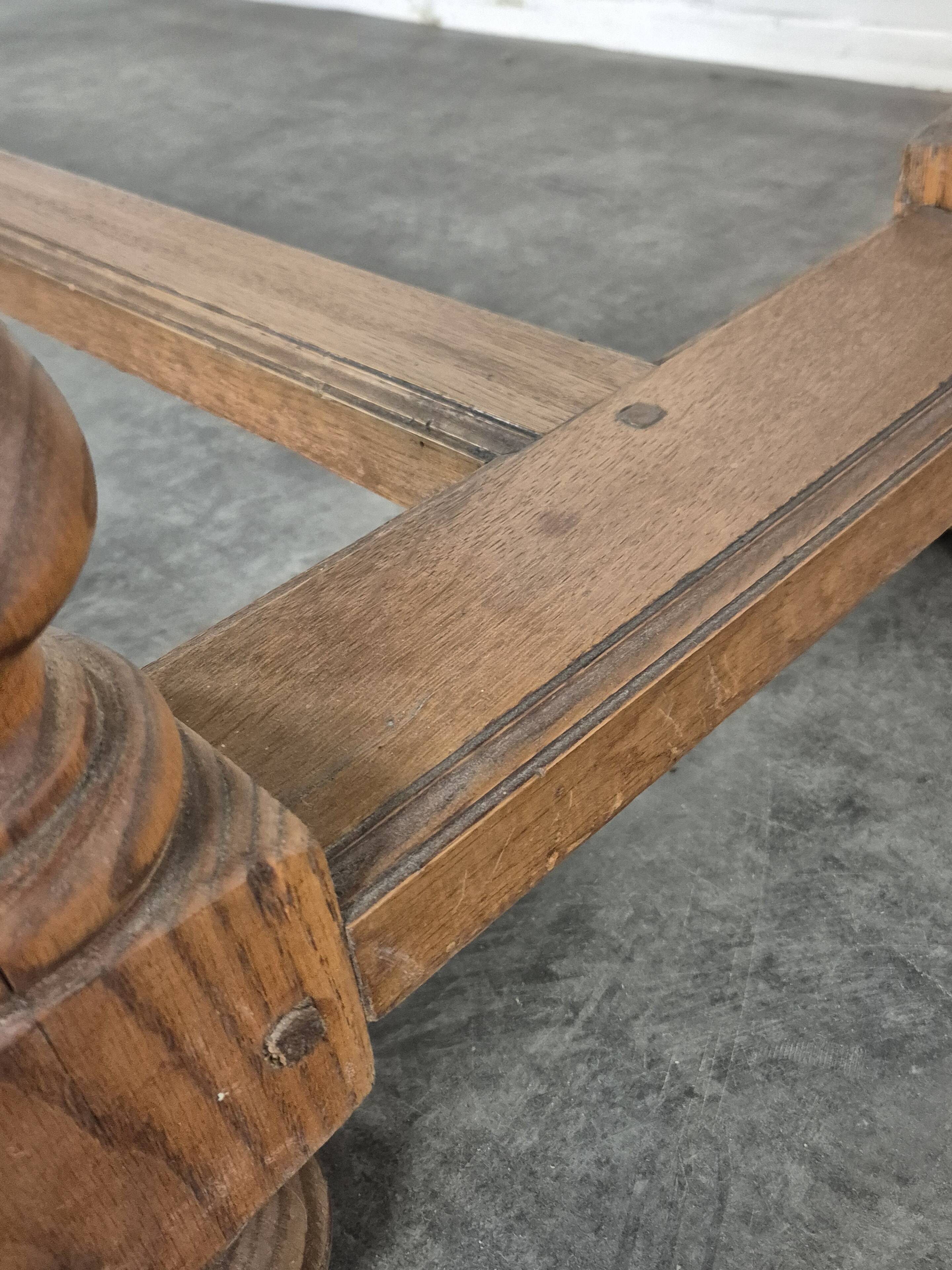 Table de ferme en chêne massif de style Louis XIII