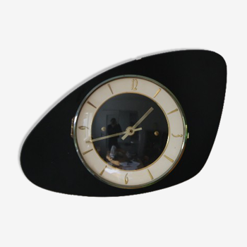 Horloge triangulaire formica noir