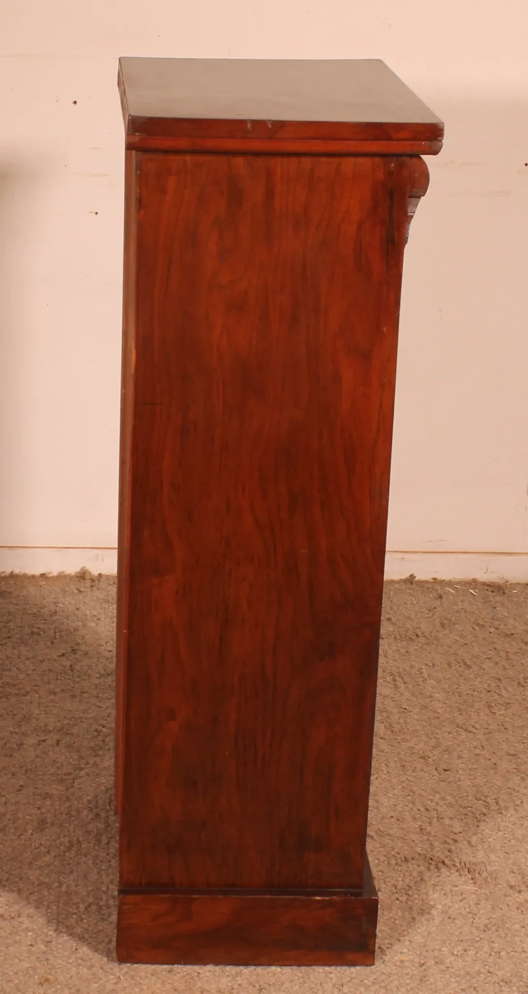 19th-century walnut Wellington commode