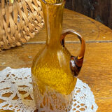 Blown glass oil dispenser with bubbles