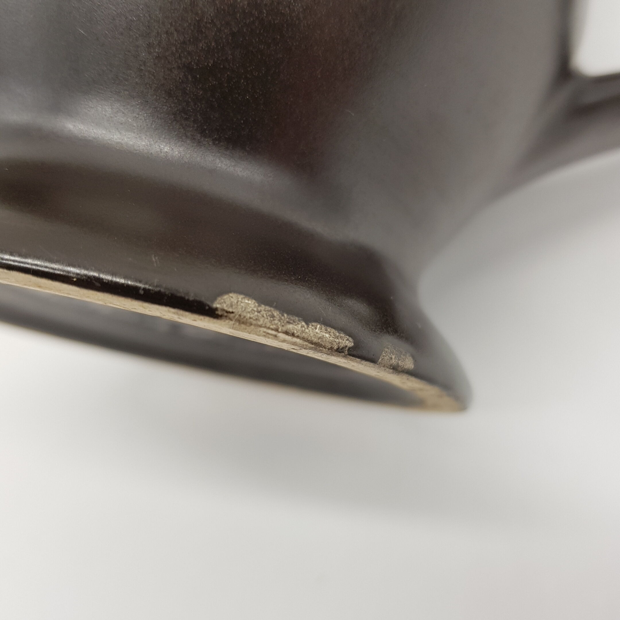 Pitcher Digoin Sarreguemines black satin and yellow