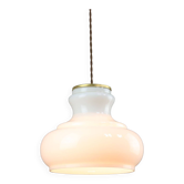 Lampe à suspension italienne du milieu du siècle en laiton et opaline