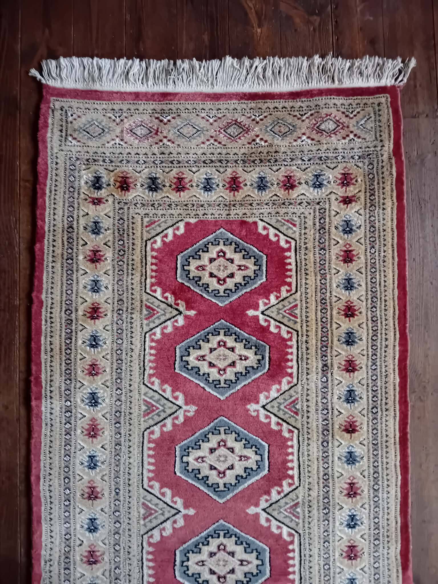 Pakistani hallway carpet, handmade in wool and silk, 278x80cm.
