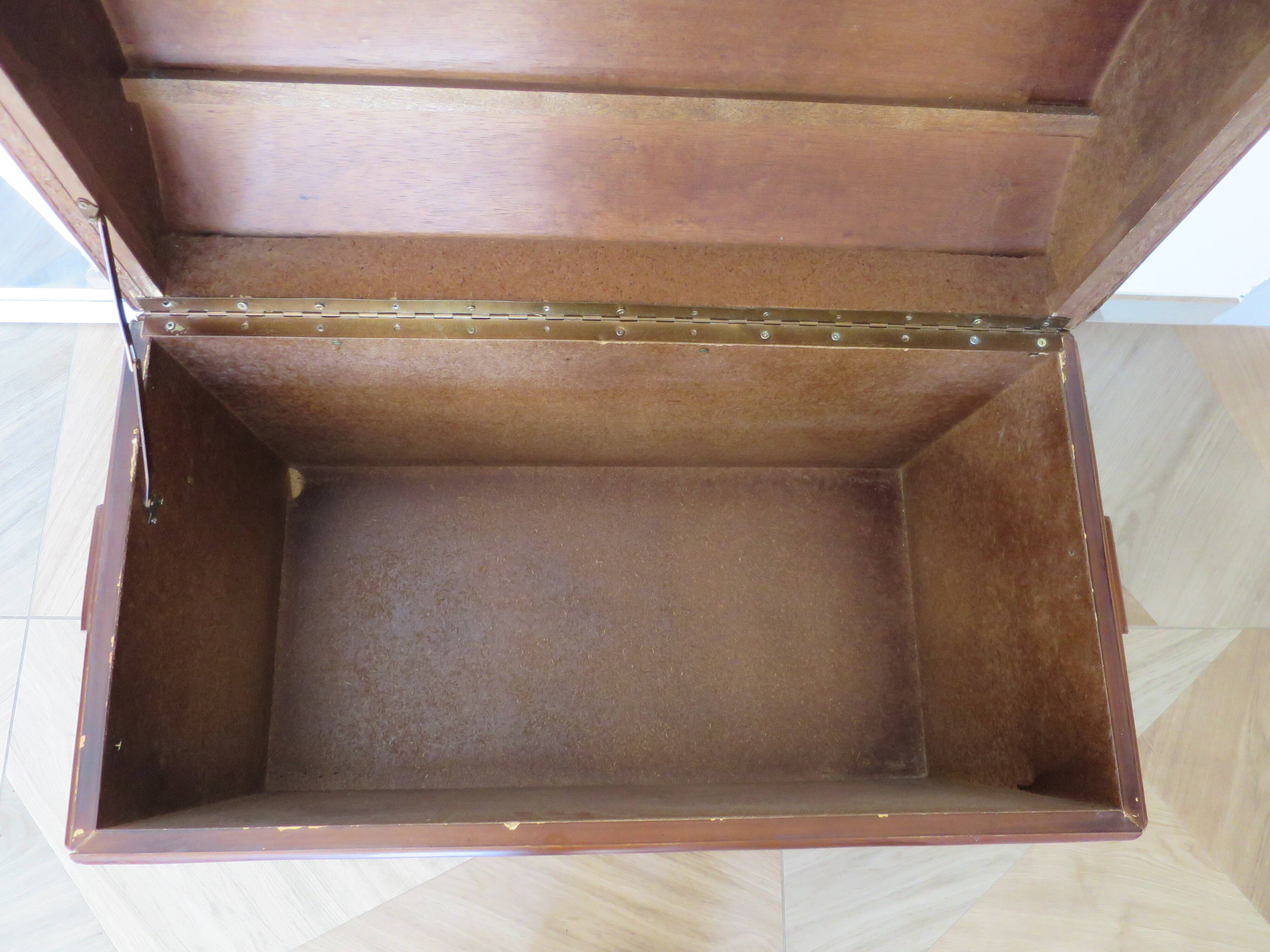 Vintage storage chest - curved - woven rattan - 1970s - mahogany colour