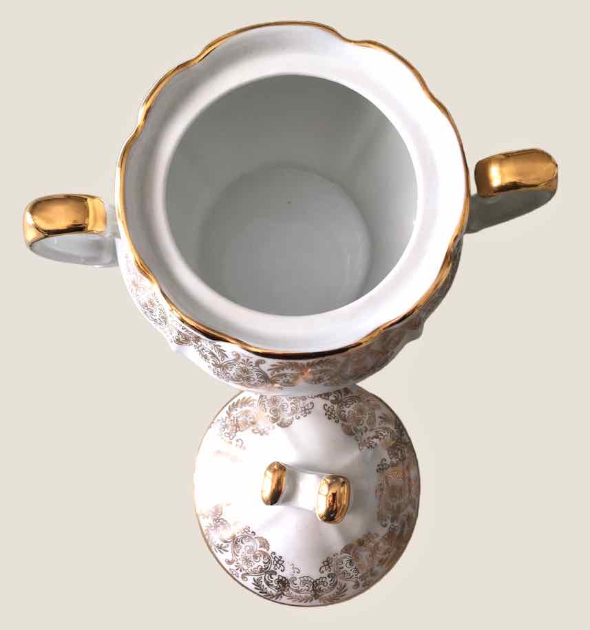 Porcelain service for 12 people