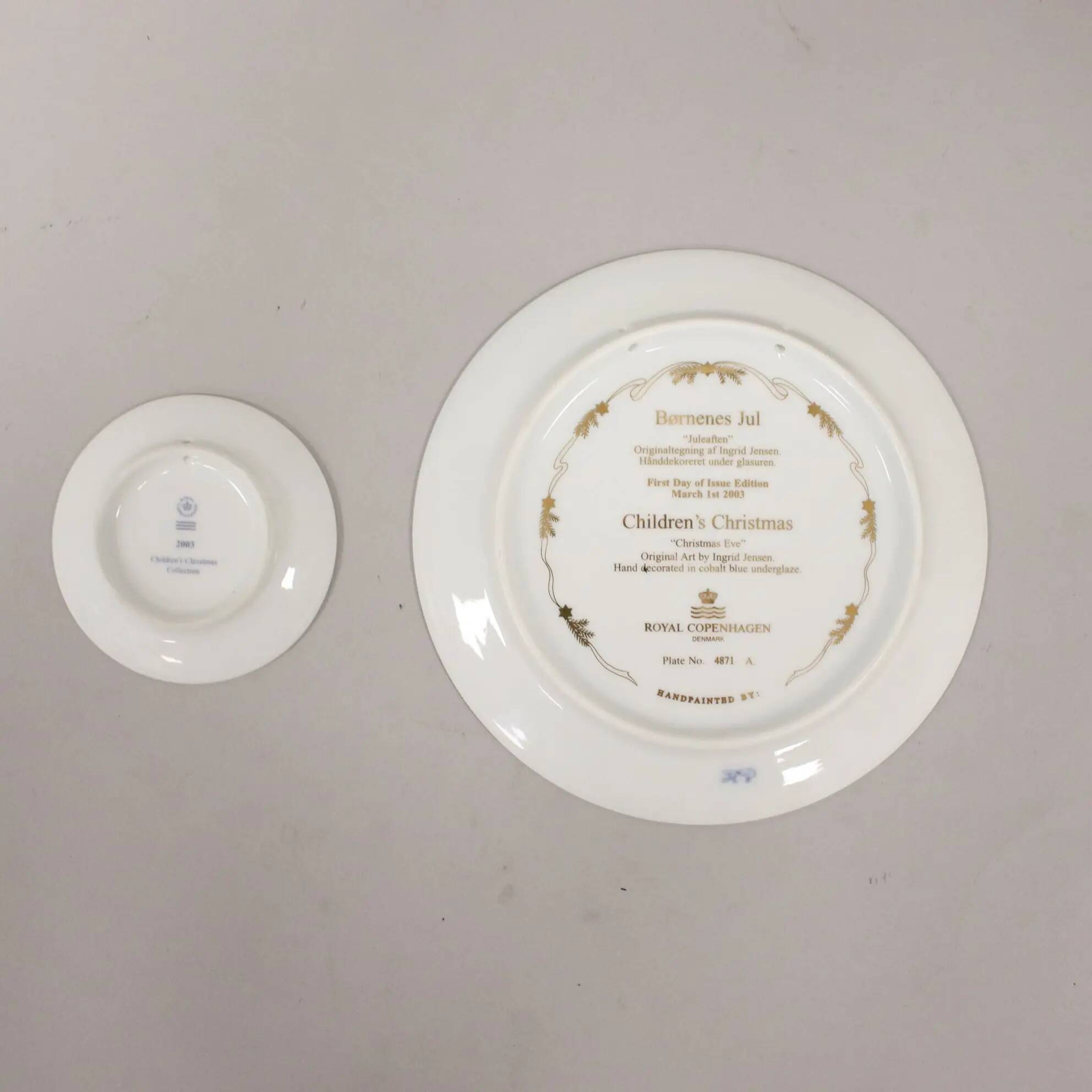 Royal Copenhagen Christmas plate for children in blue porcelain 2003