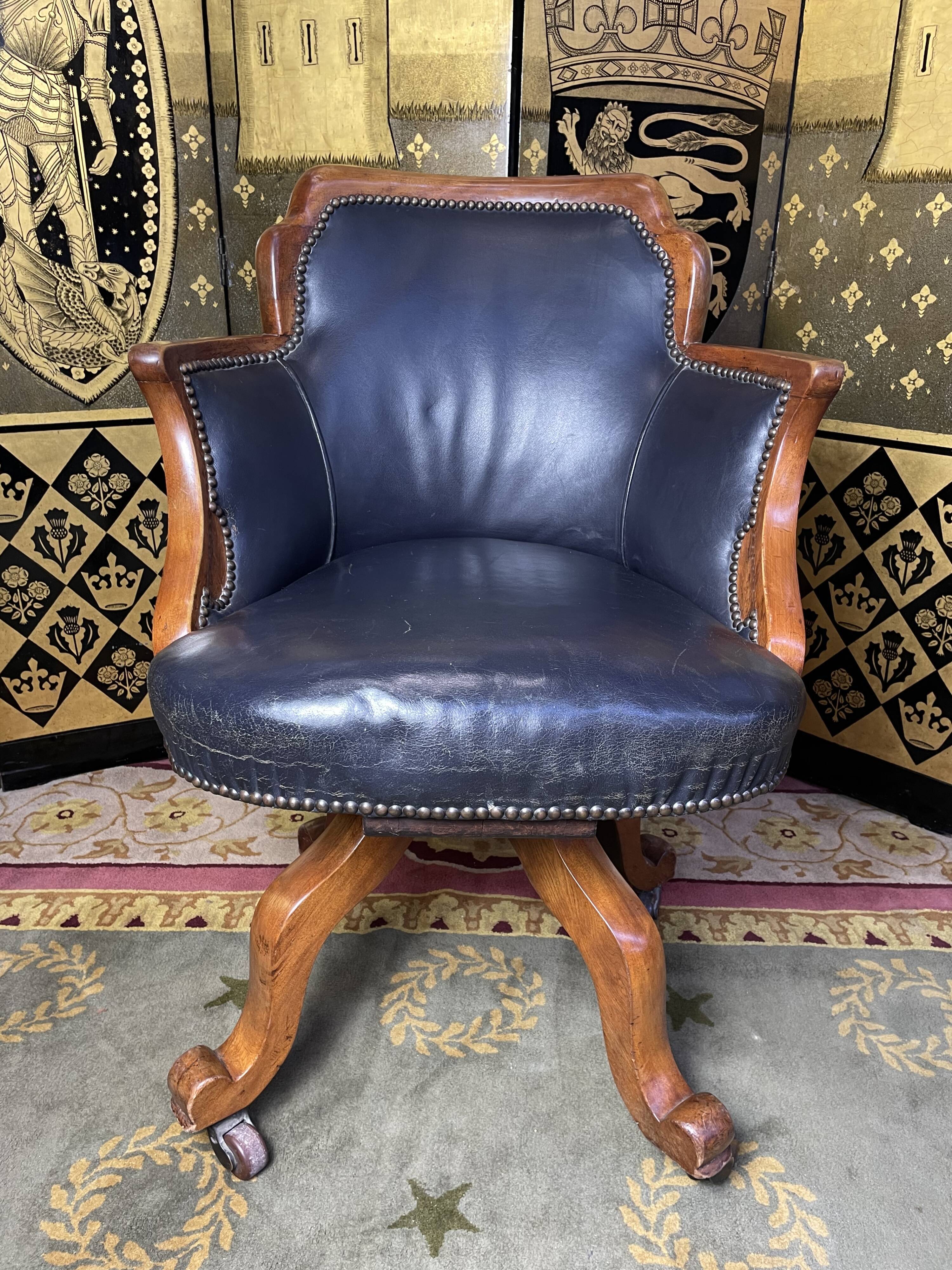 Fauteuil de bureau pivotant anglais