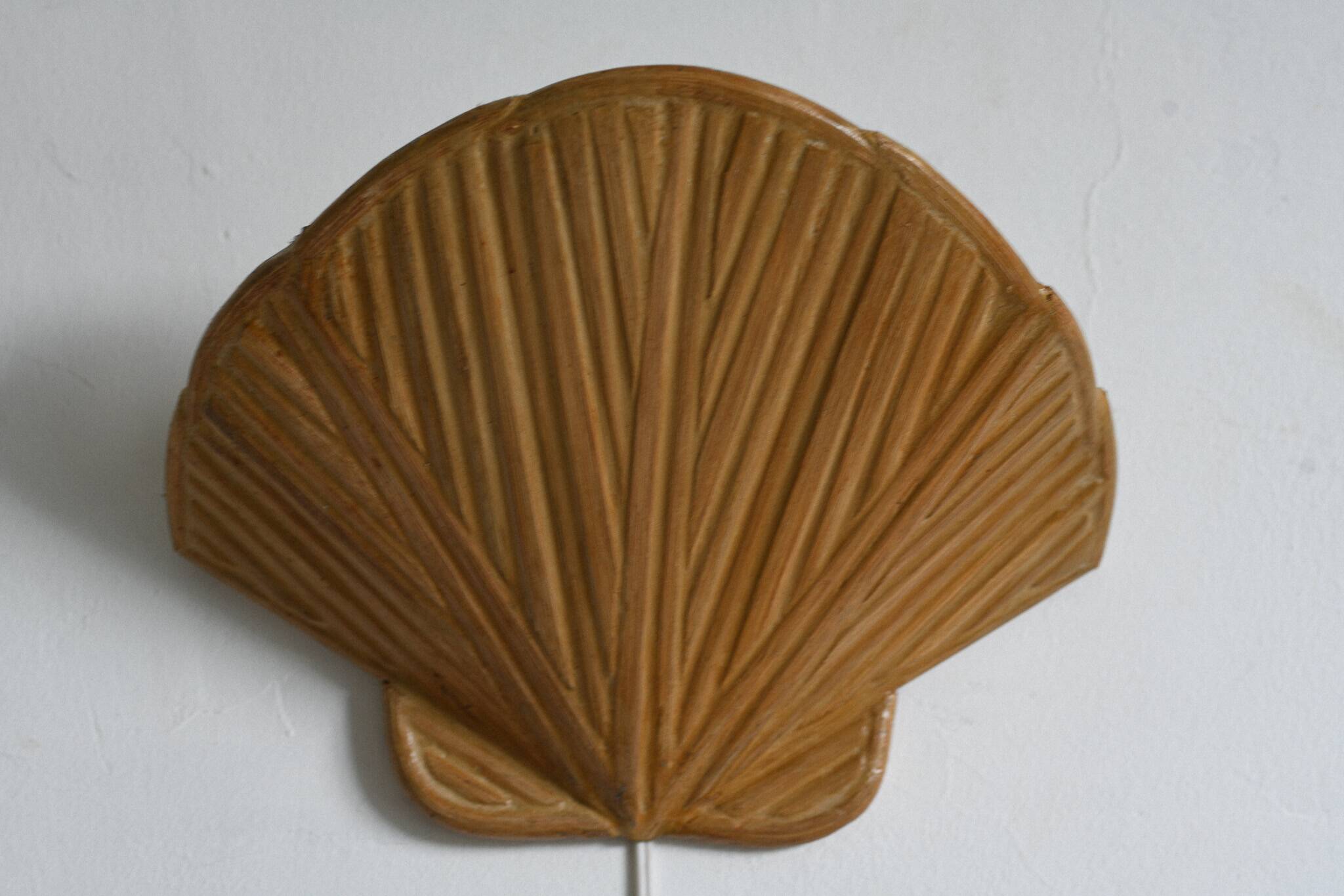 Lampe murale moderne du milieu du siècle Clam Shell Pencil Reed
