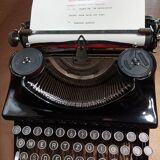 Machine à écrire urania noire années 30 qwertz