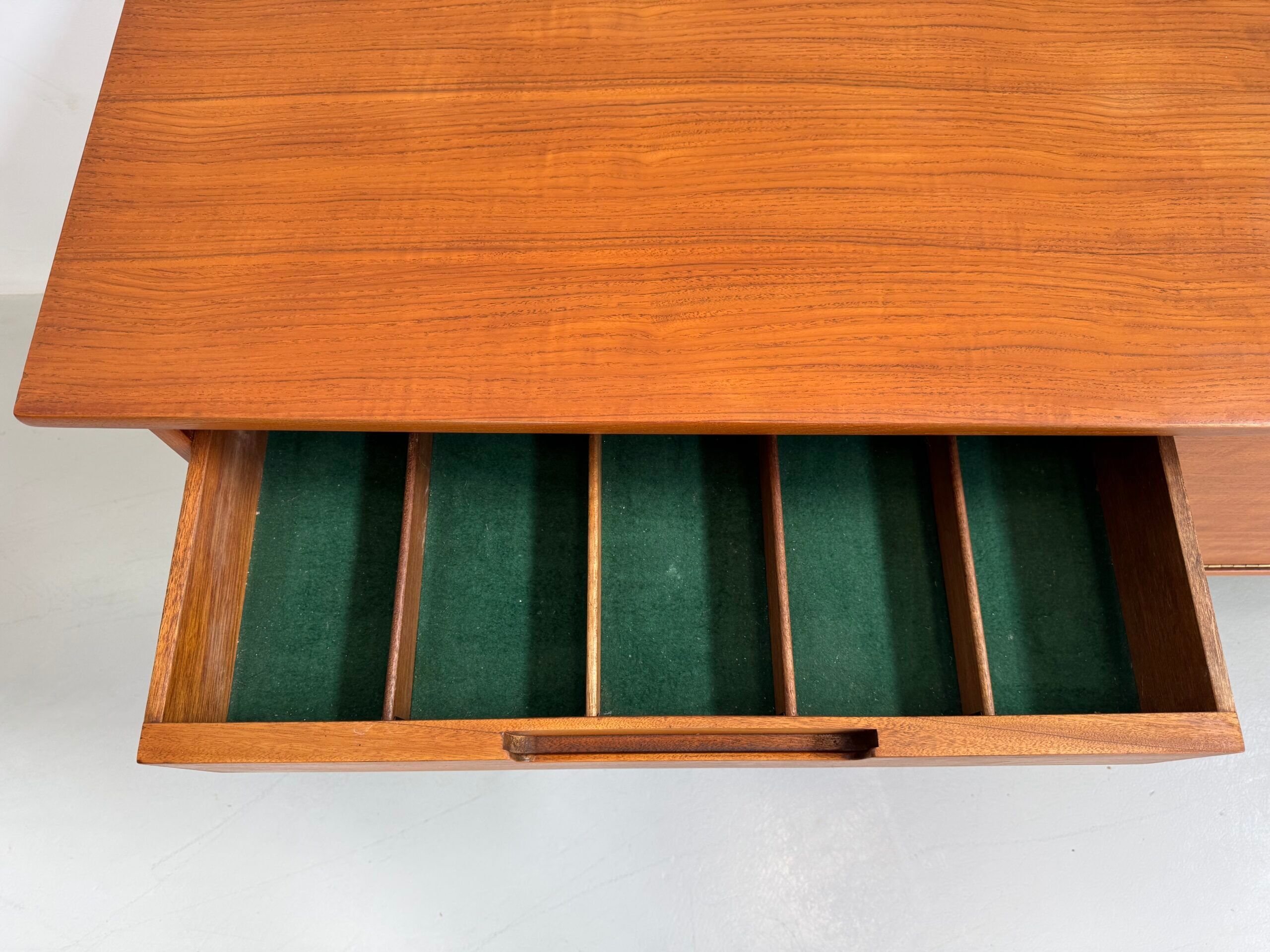 Enfilade vintage Younger