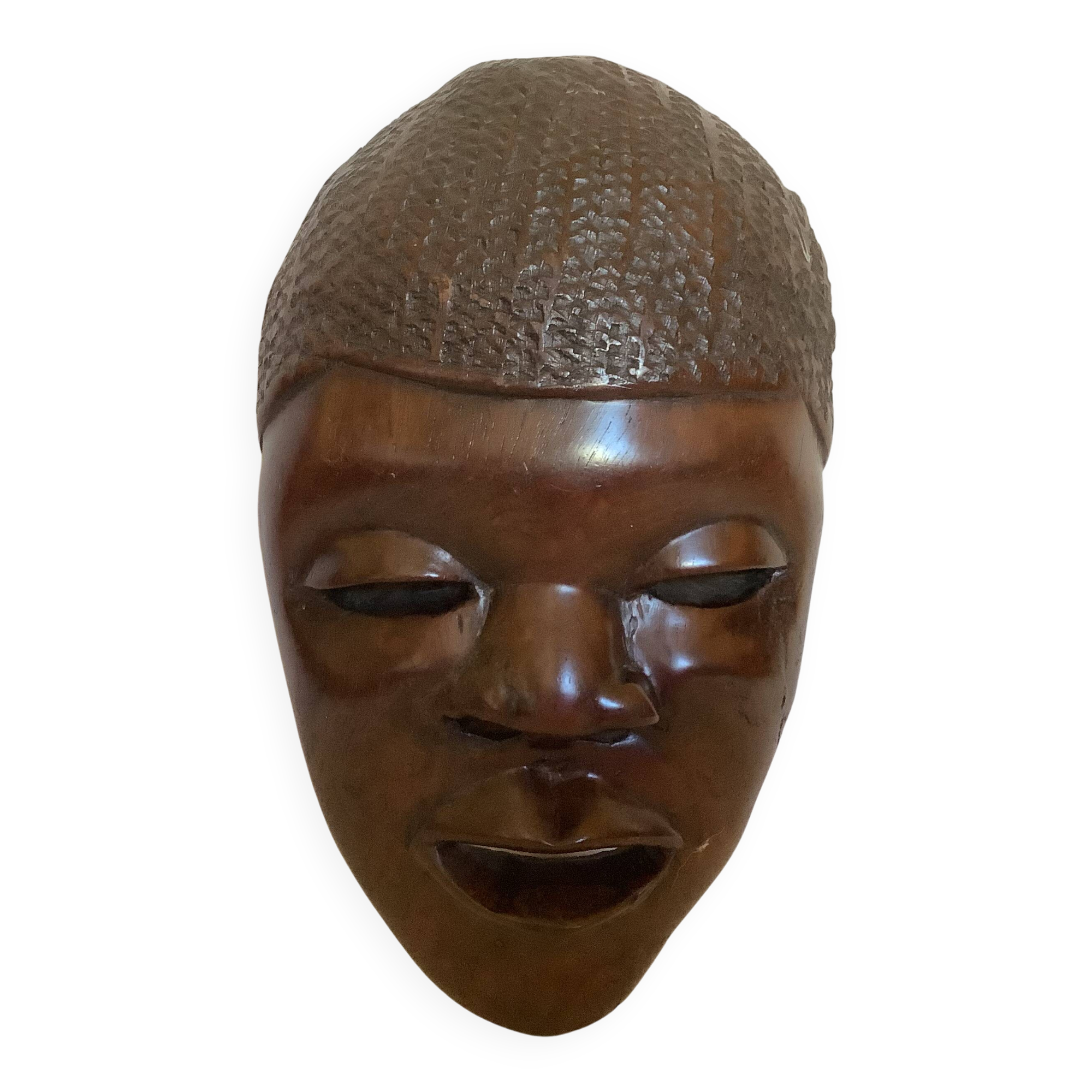 Masque africain en bois massif