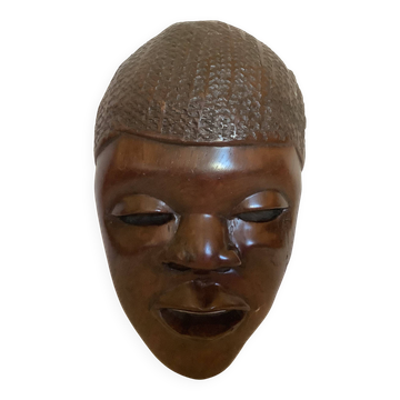 Masque africain en bois massif