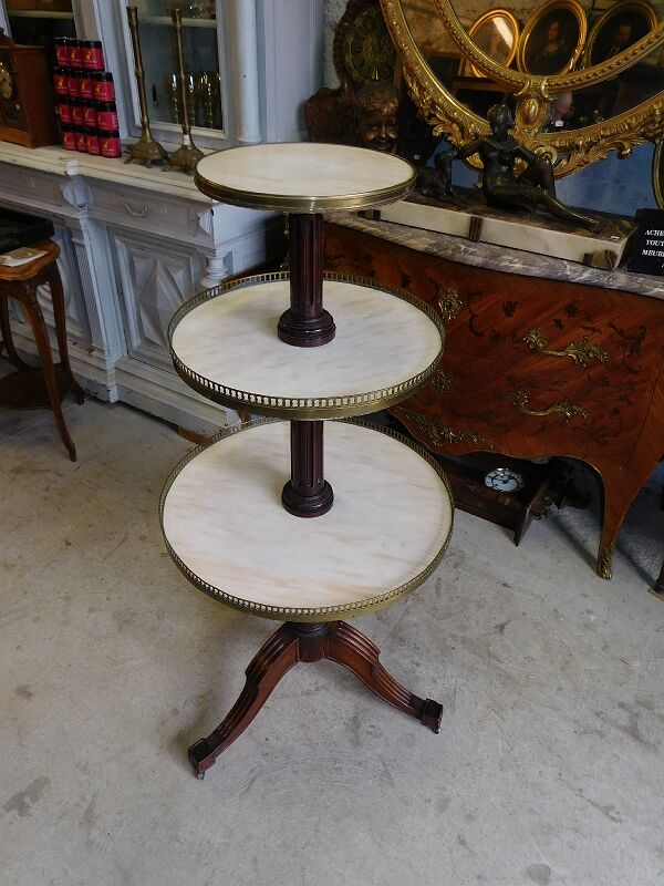 Rotating store floor in mahogany and marble of the nineteenth century
