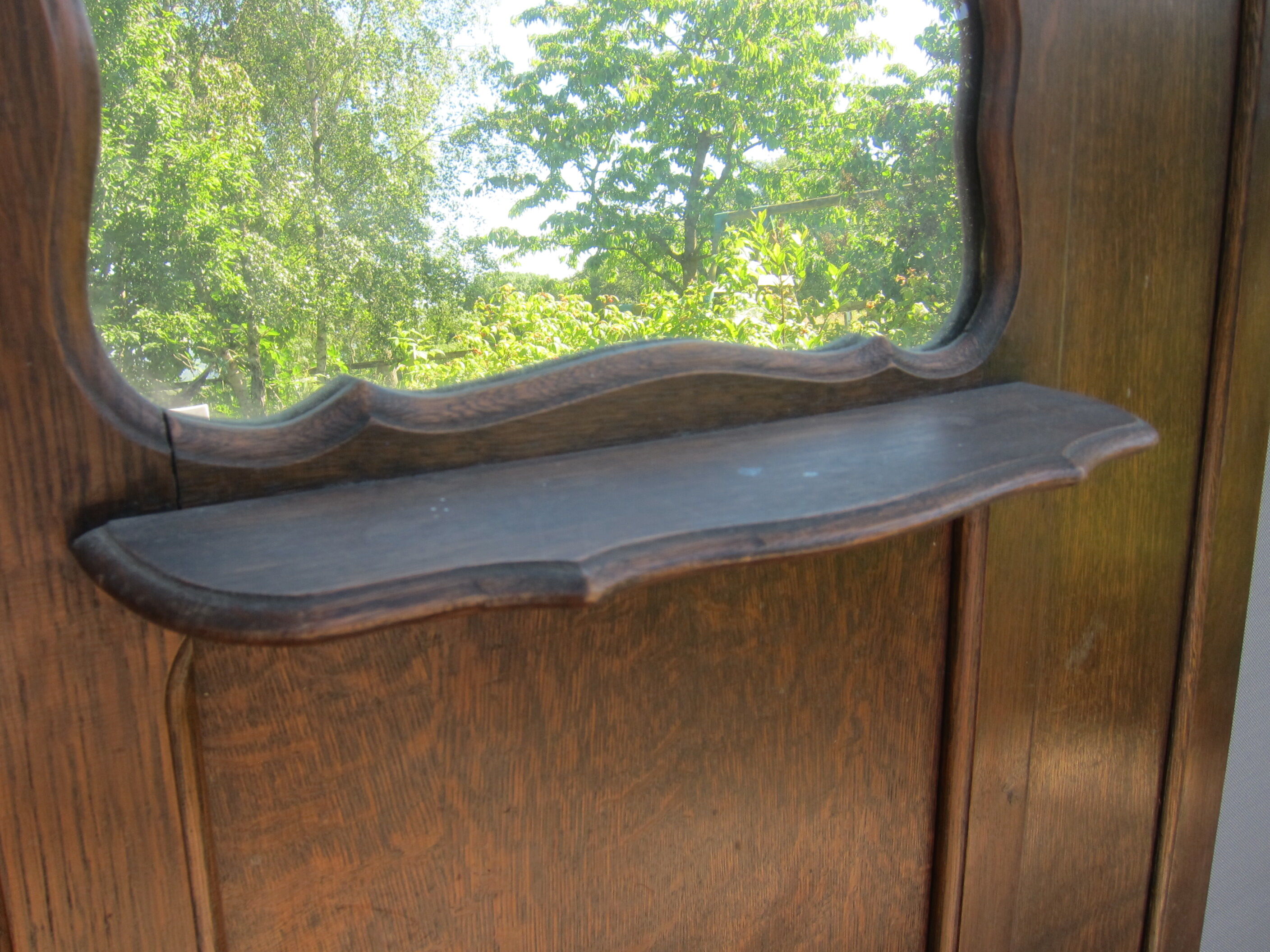 Locker room wall Tavern