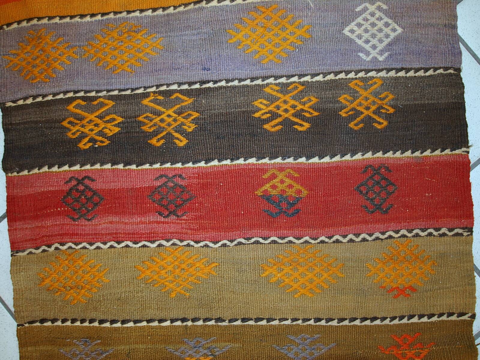 Kilim vintage fait main Sumak persan 70cm x 132cm (1940s)