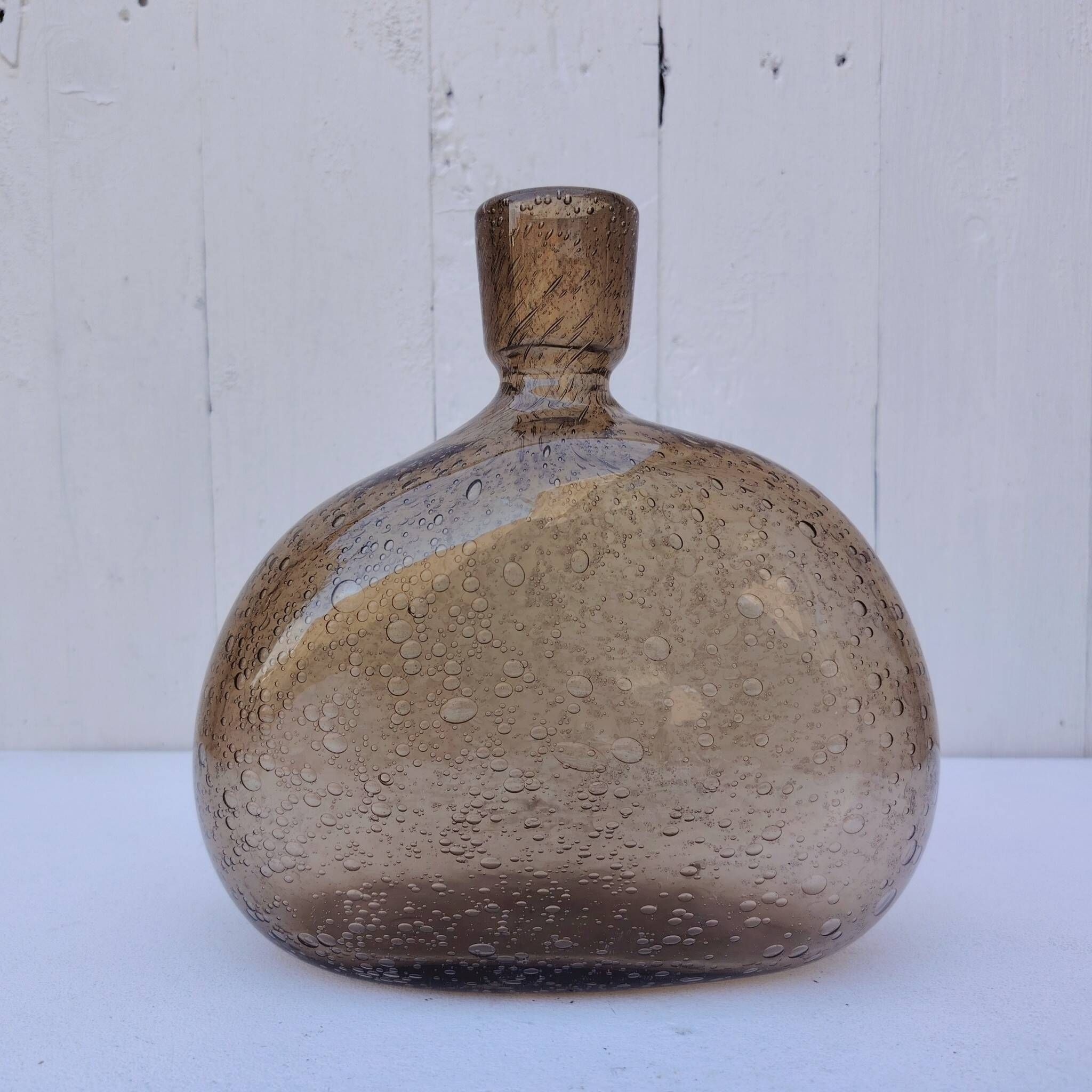 Bouteille en verre bullé, verrerie de Bendor.