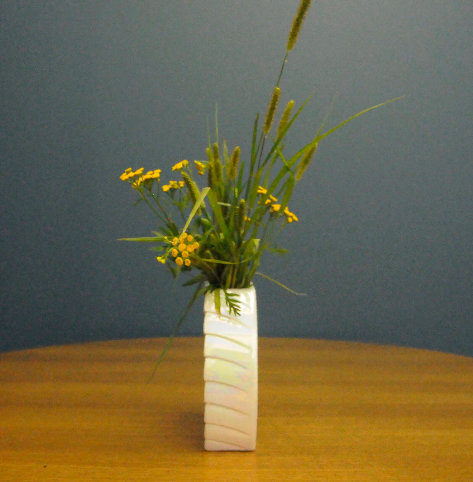 Geometric vase pearl