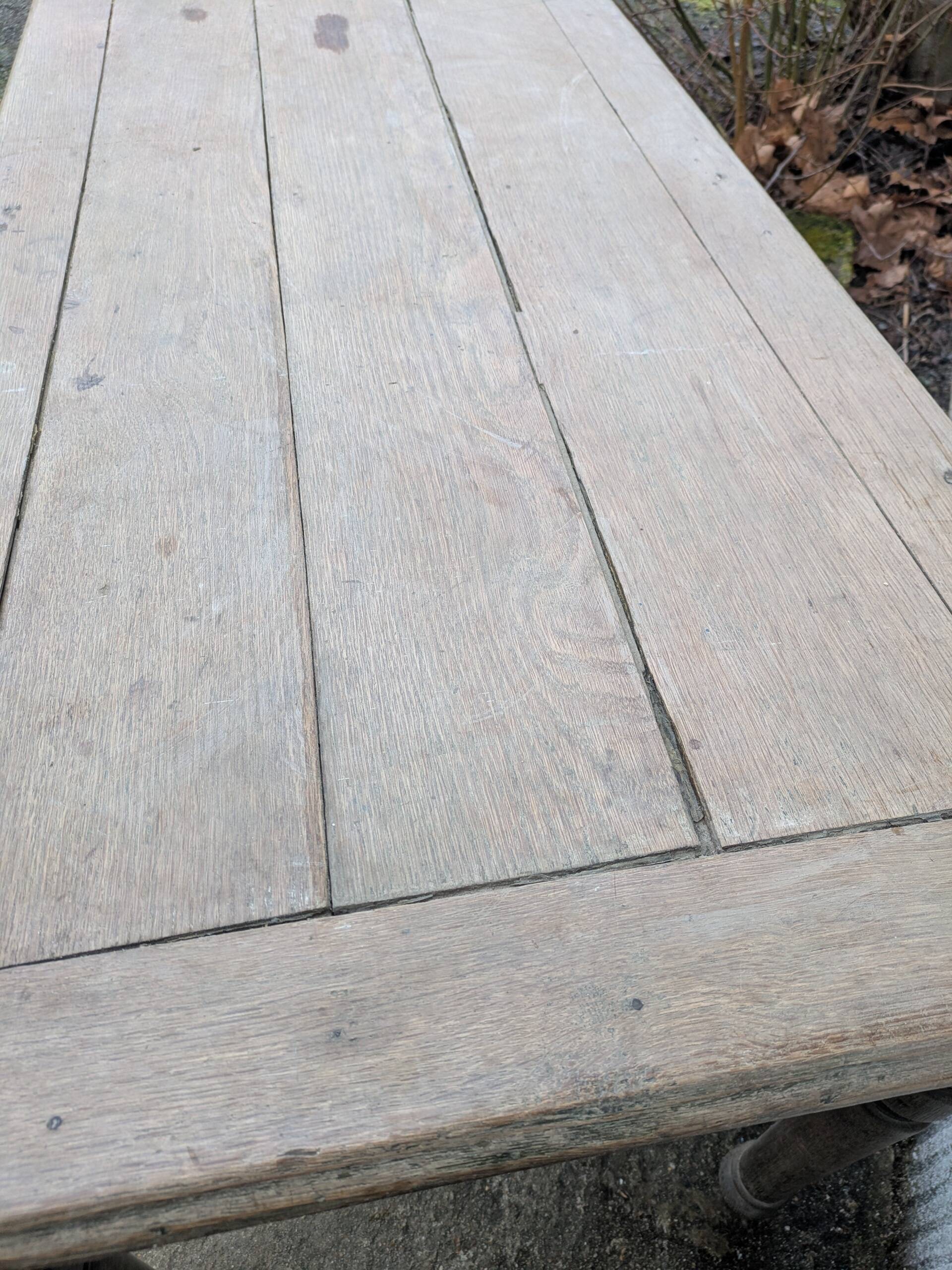 Table ancienne