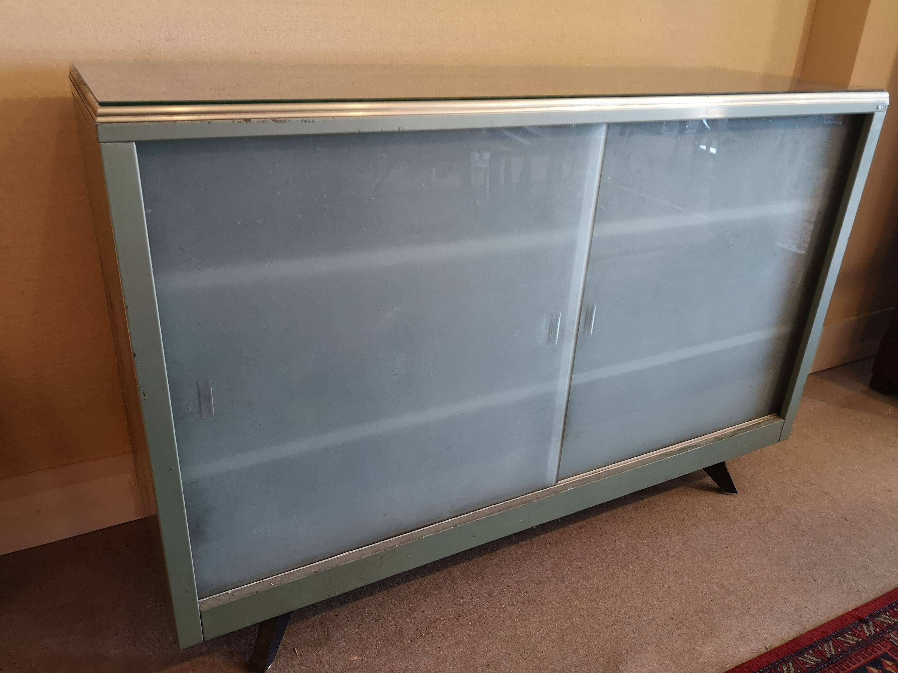 Buffet d'atelier vintage