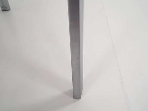 Bureau en aluminium, design scandinave, années 1980, fabrication : Montana Furniture