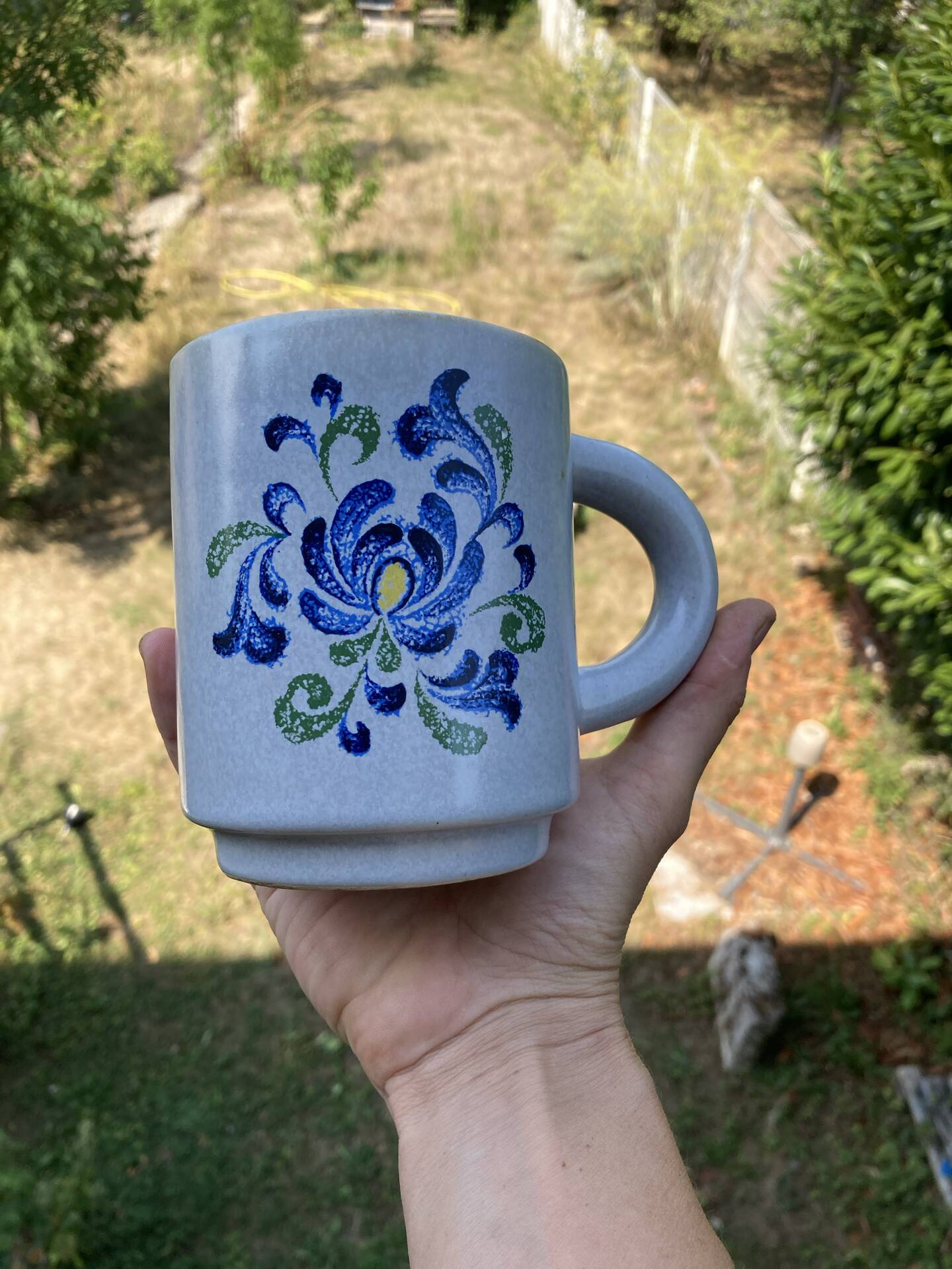 Fribourg Faience Saint Amand design 70 cup