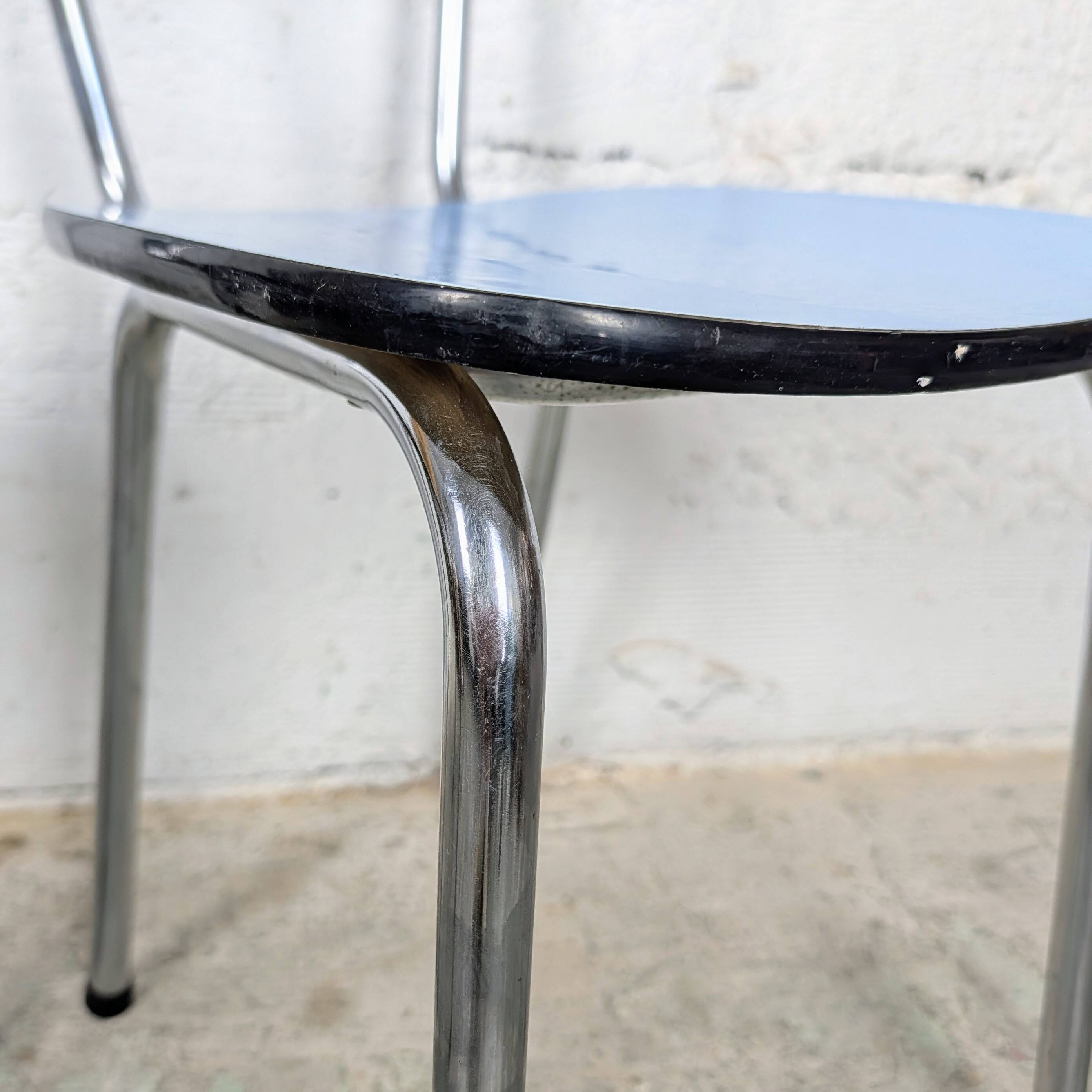 Duo de chaises en formica