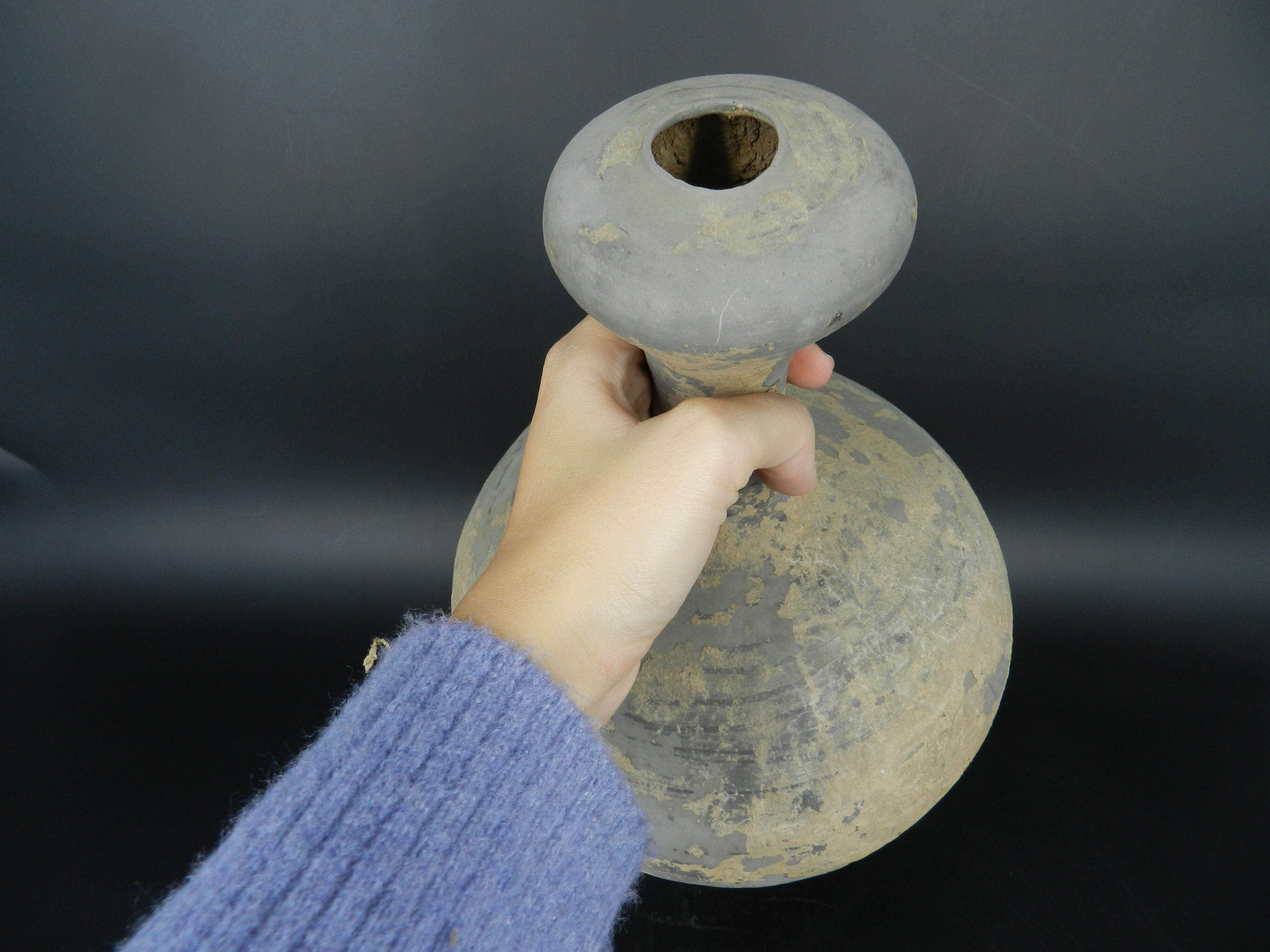 Cylindrical neck bottle Han Dynasty China