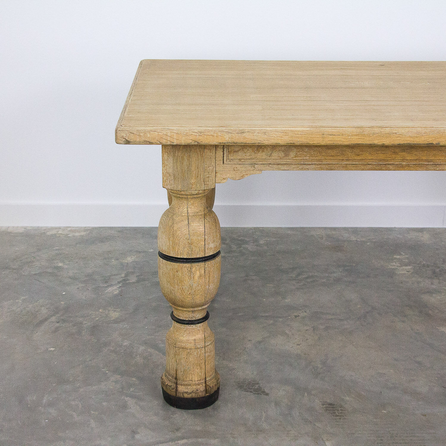 Table à manger en chêne