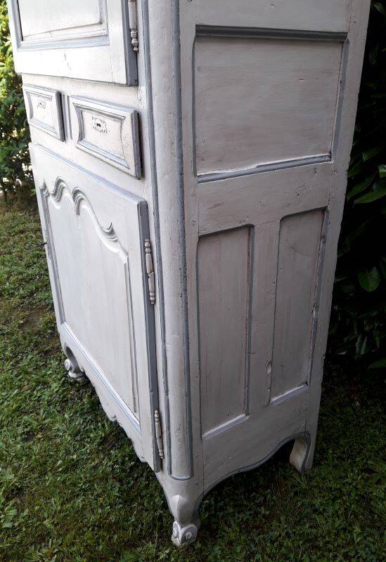 Bonnetière, standing man, Louis XV, 18th century walnut