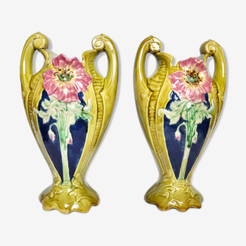 Pair of flowery vases in dabbling
