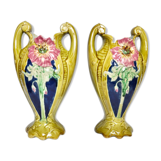 Pair of flowery vases in dabbling
