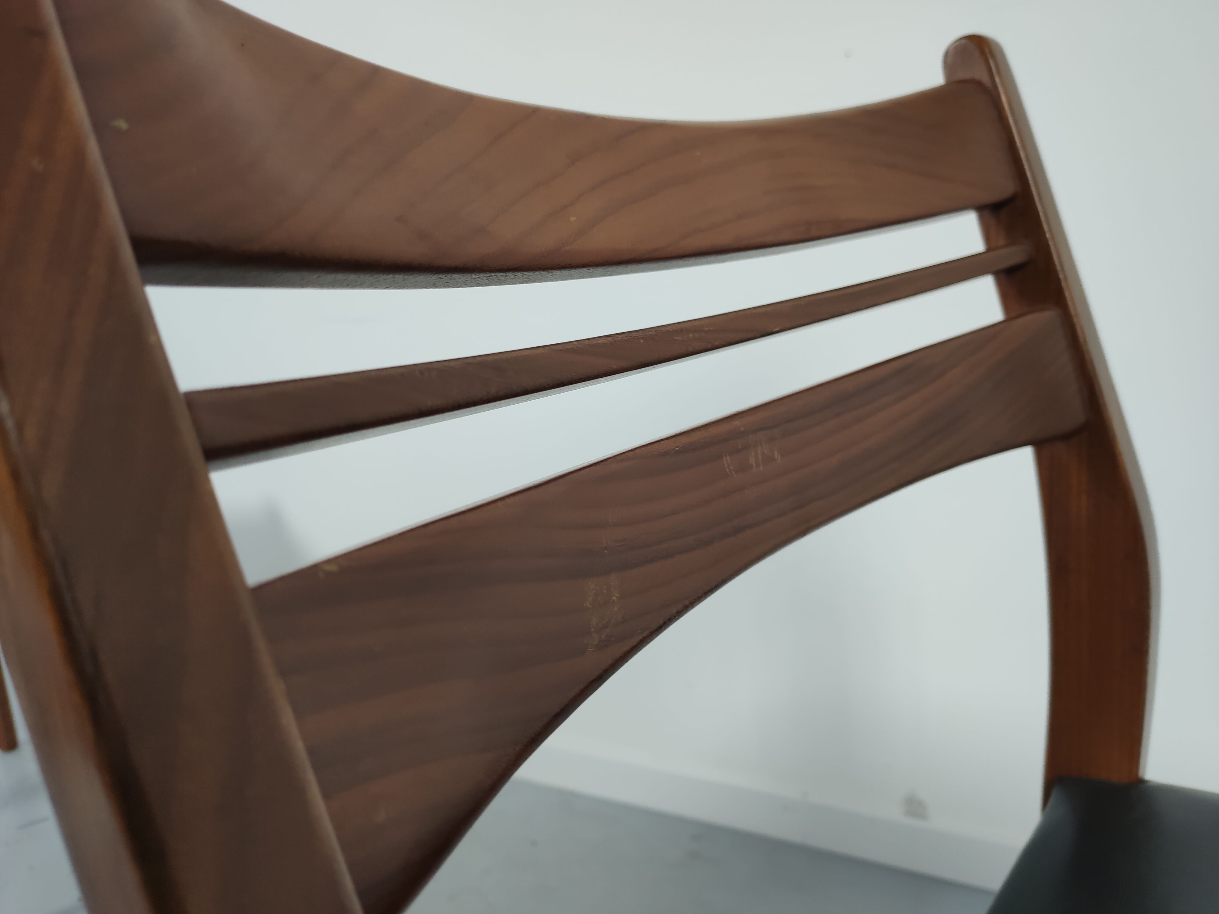 Lot of 6 vintage skai Scandinavian chairs 60s/70s