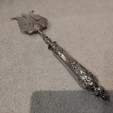 Fish serving fork with 950 silver handle, rococo cherub design