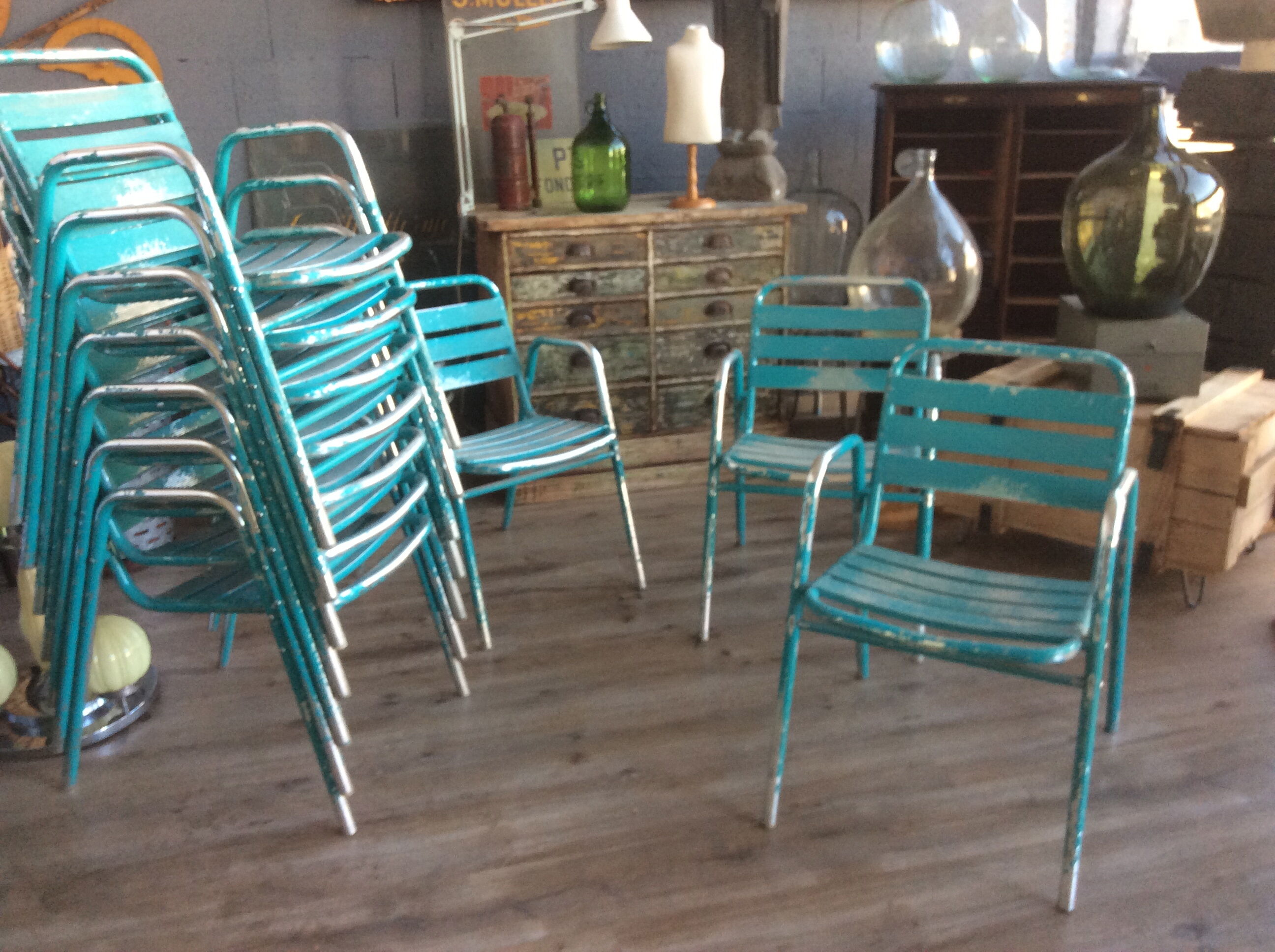 Lot de 10 fauteuils bistrot en aluminium bleu turquoise