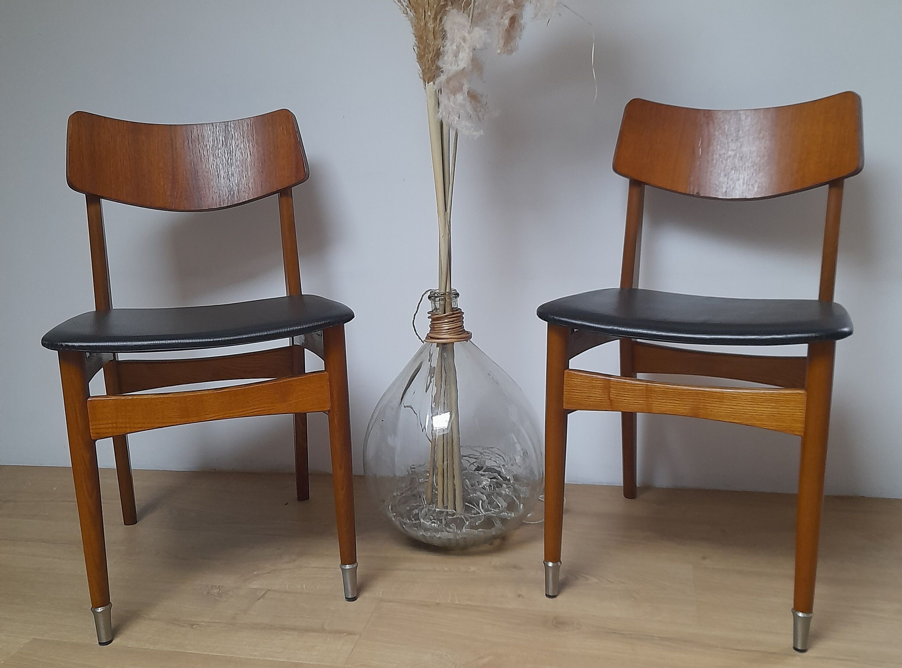 Paire de chaises annees 60 vintage
