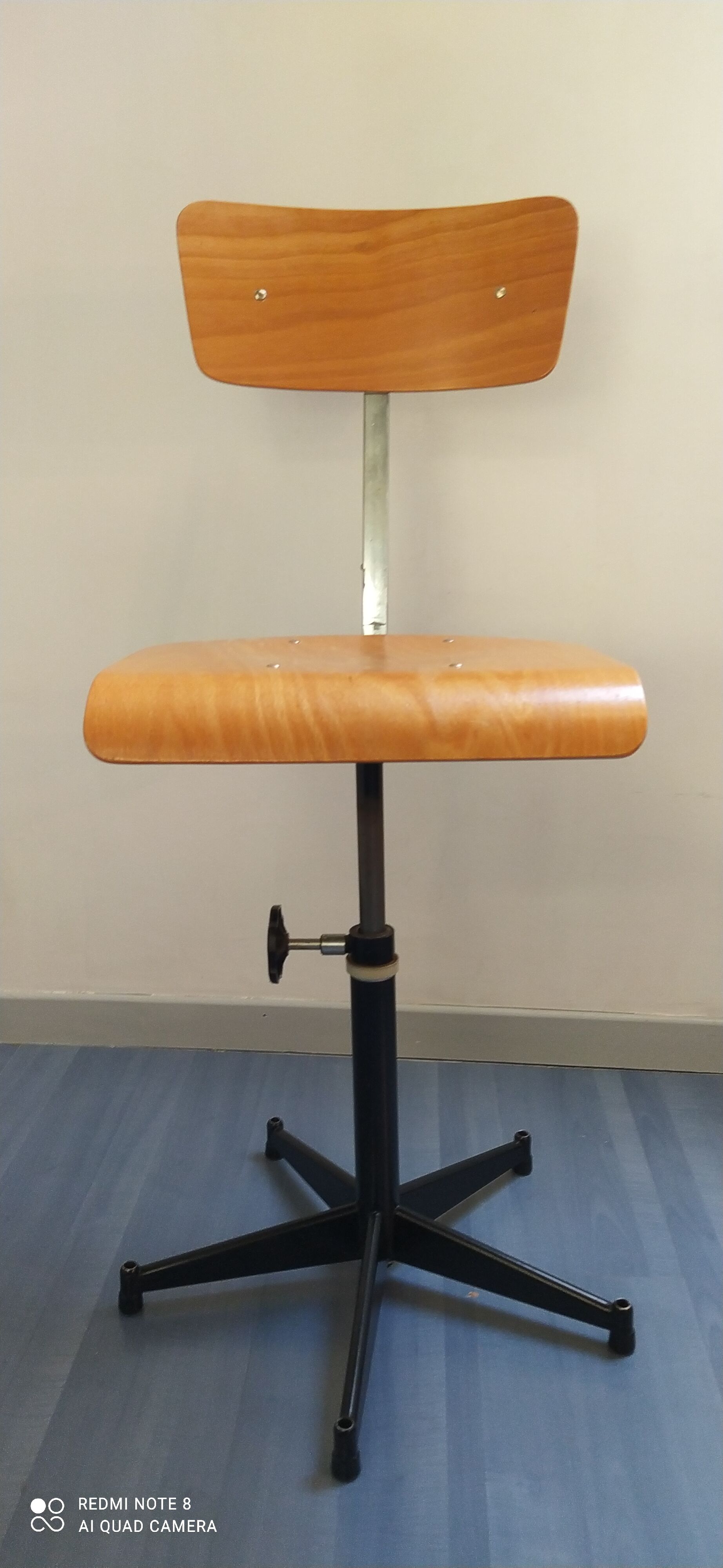 Vintage workshop chair, back height and adjustable seating