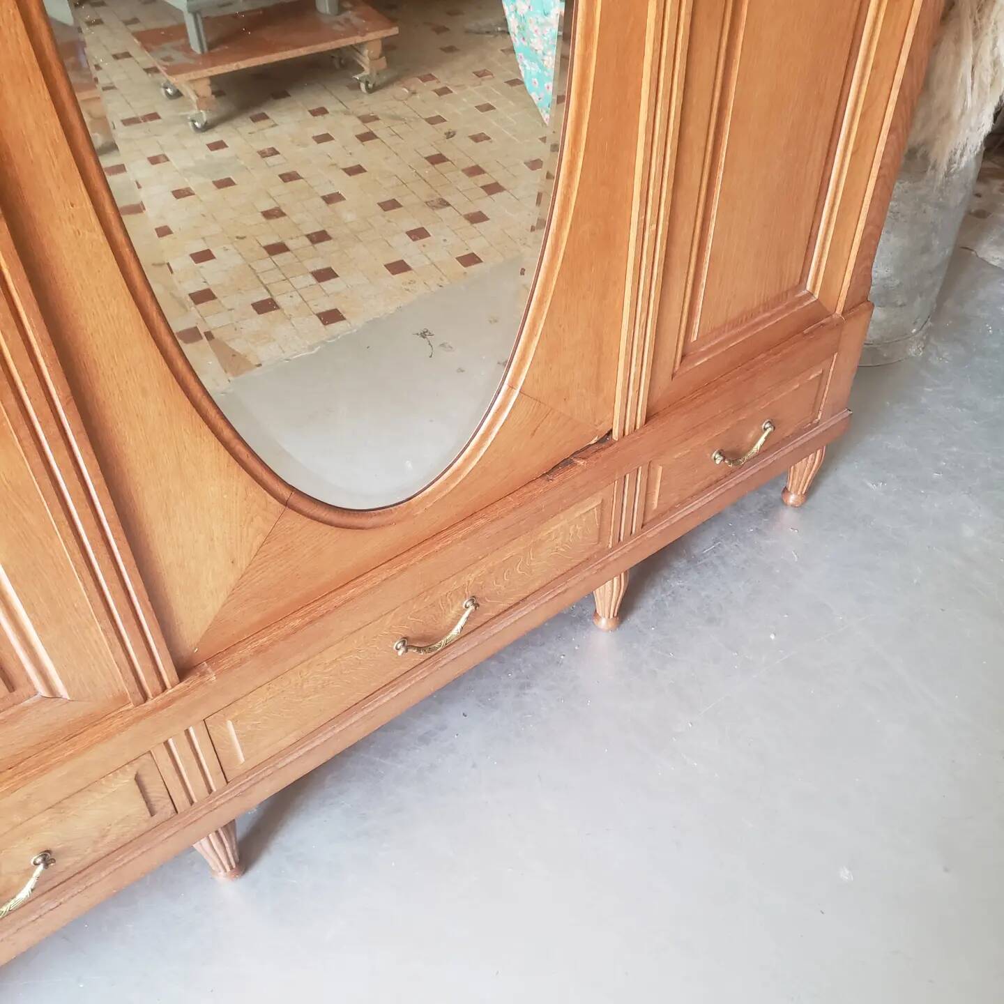 Solid oak dressing cabinet
