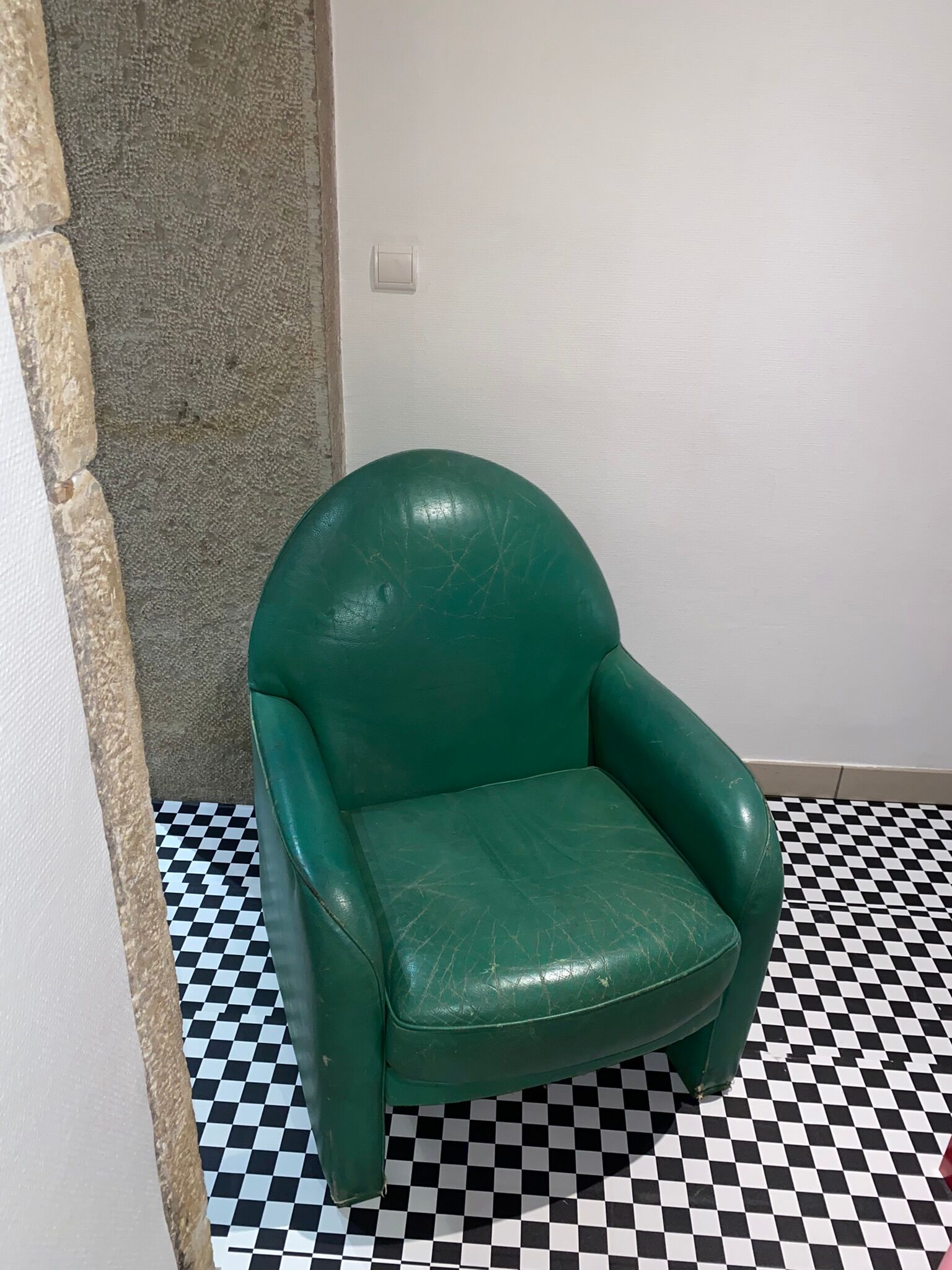 Green club armchair ultra design in contemporary vintage leather