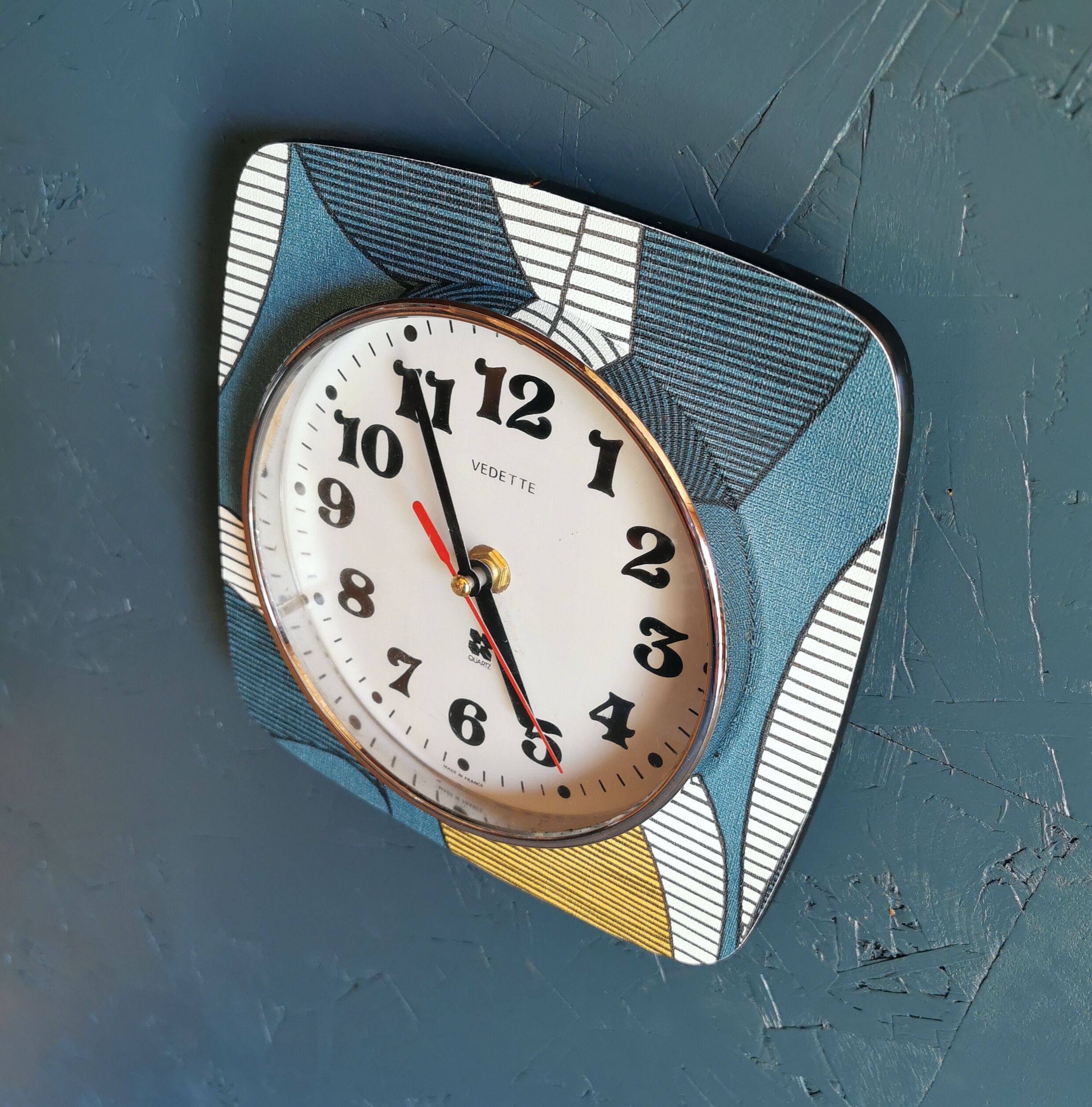 Clock wall clock formica silent square "Star blue white ochre"