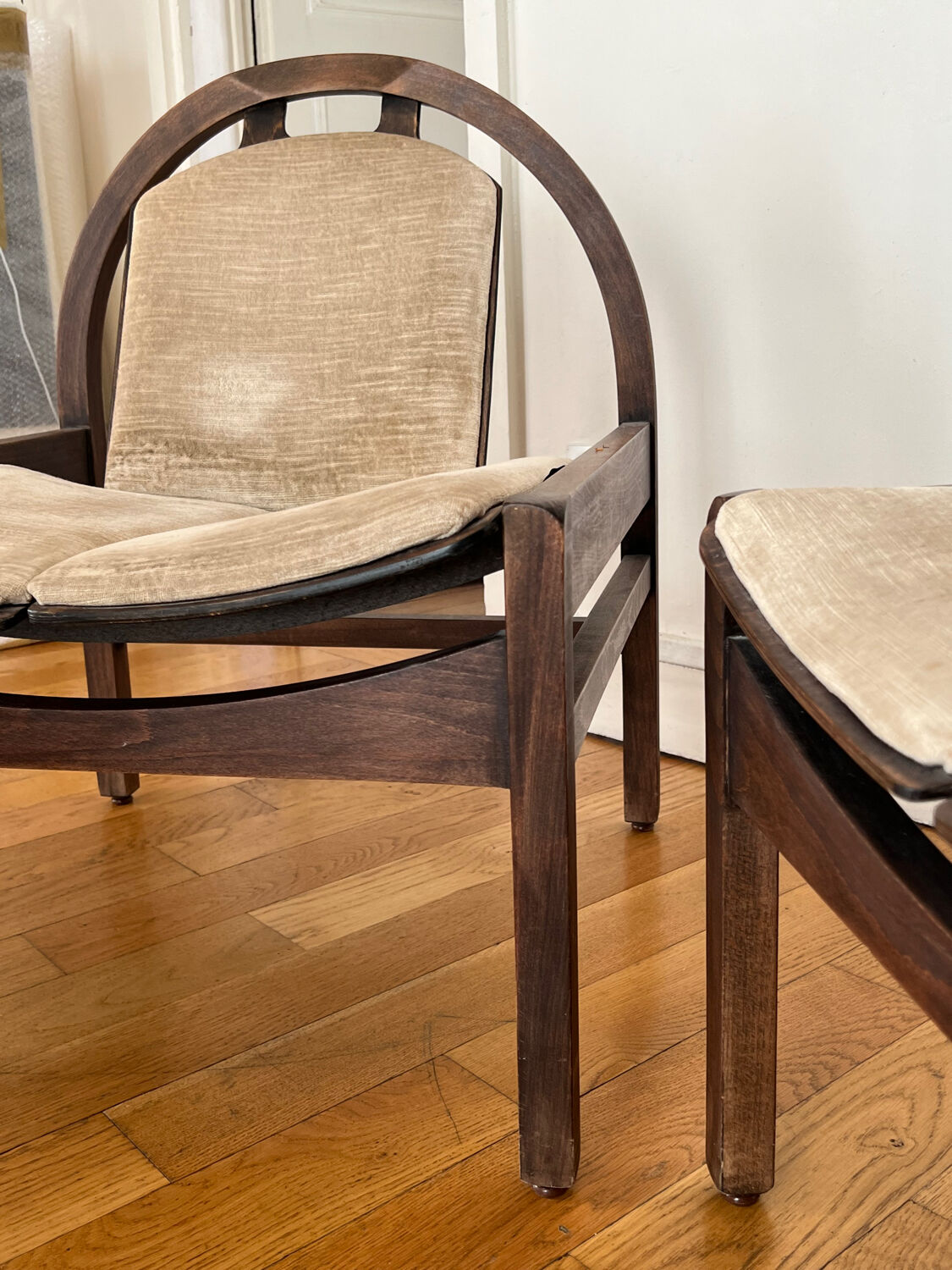 Paire de fauteuils Baumann