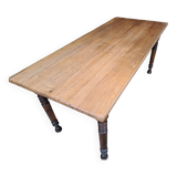 Farm table