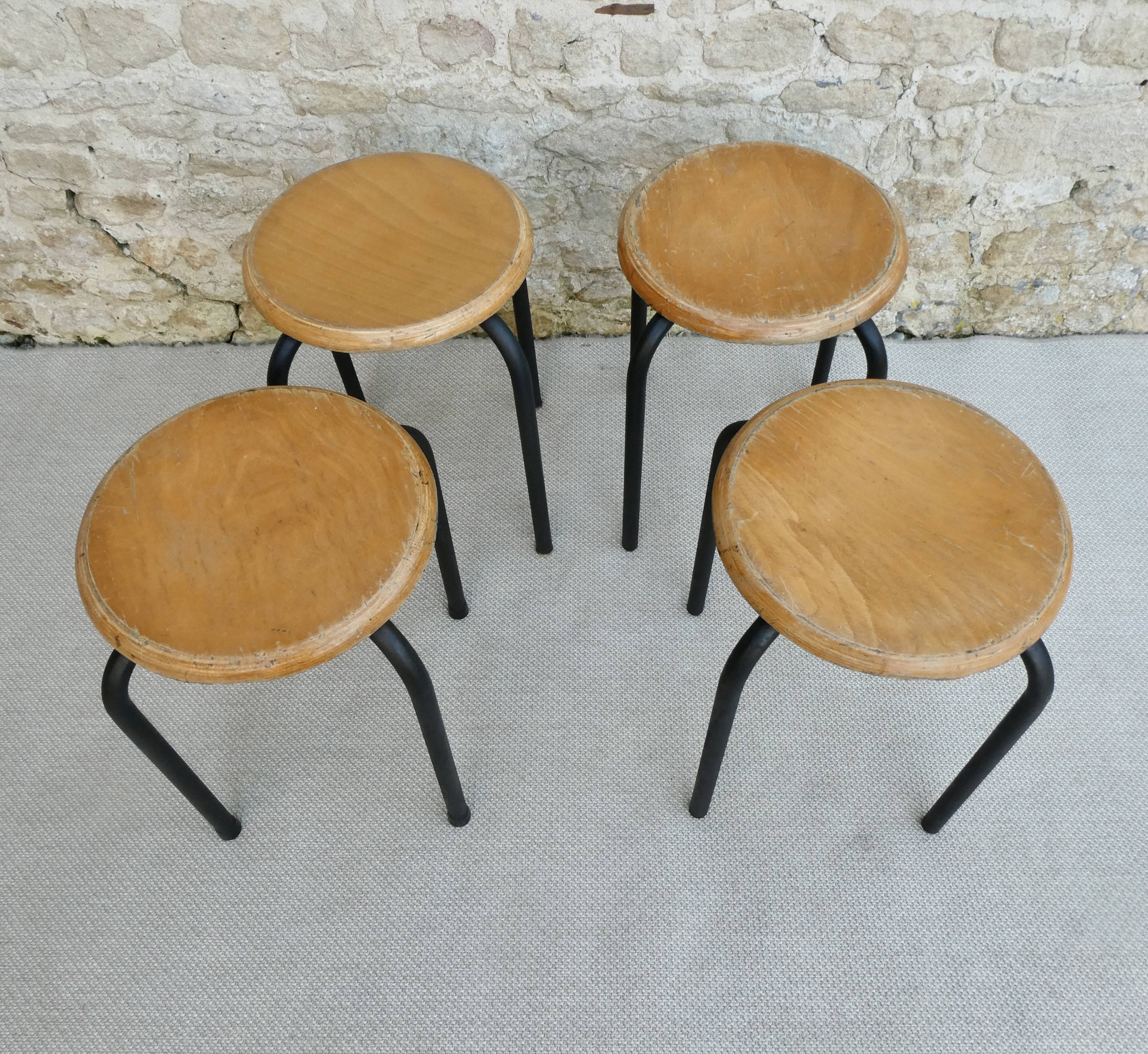 Lot de 4 tabourets d'école en bois et métal