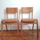 Lot de 2 chaises écoliers vintage en bois