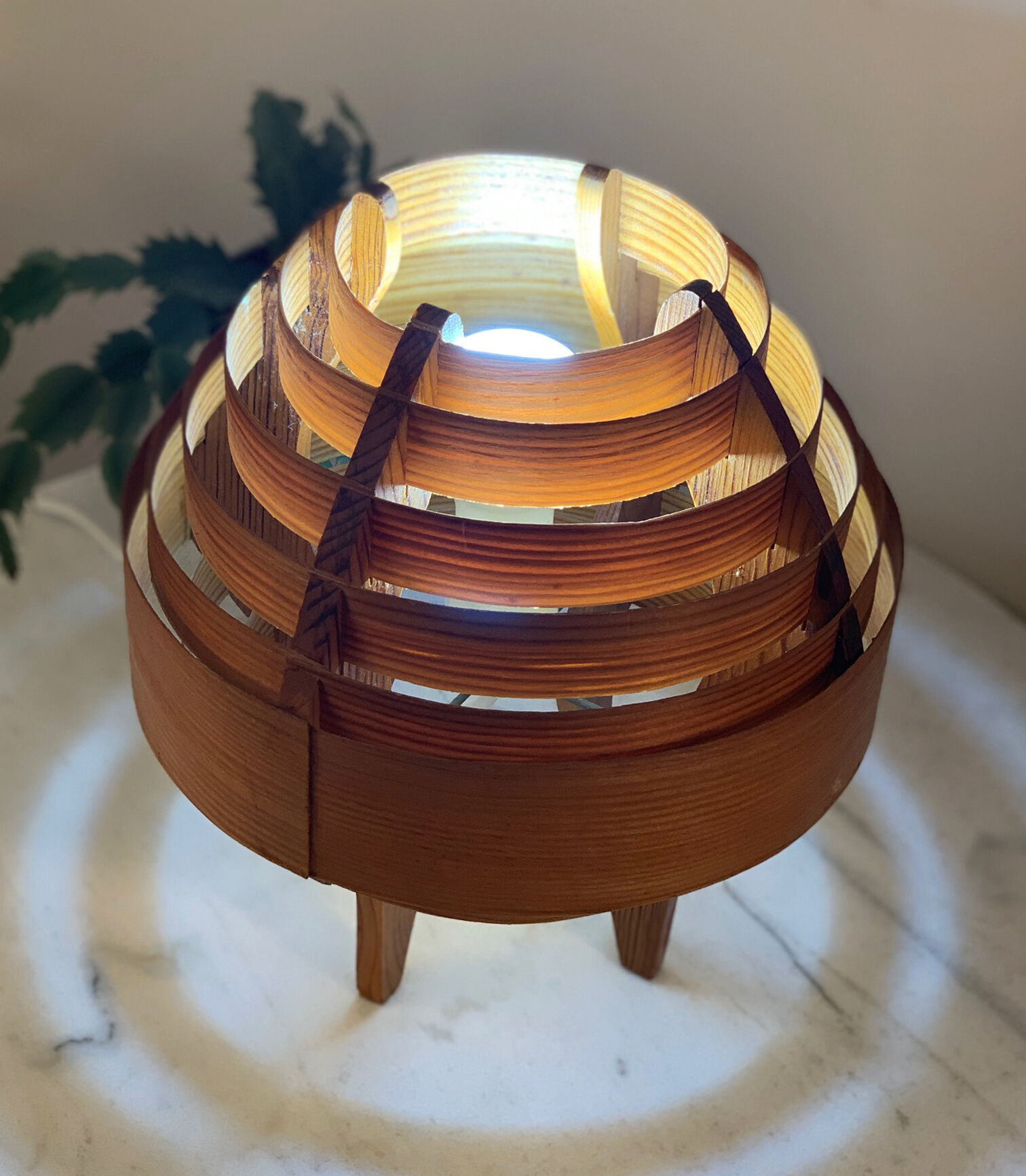 Lampe scandinave vintage en lamelles de bois
