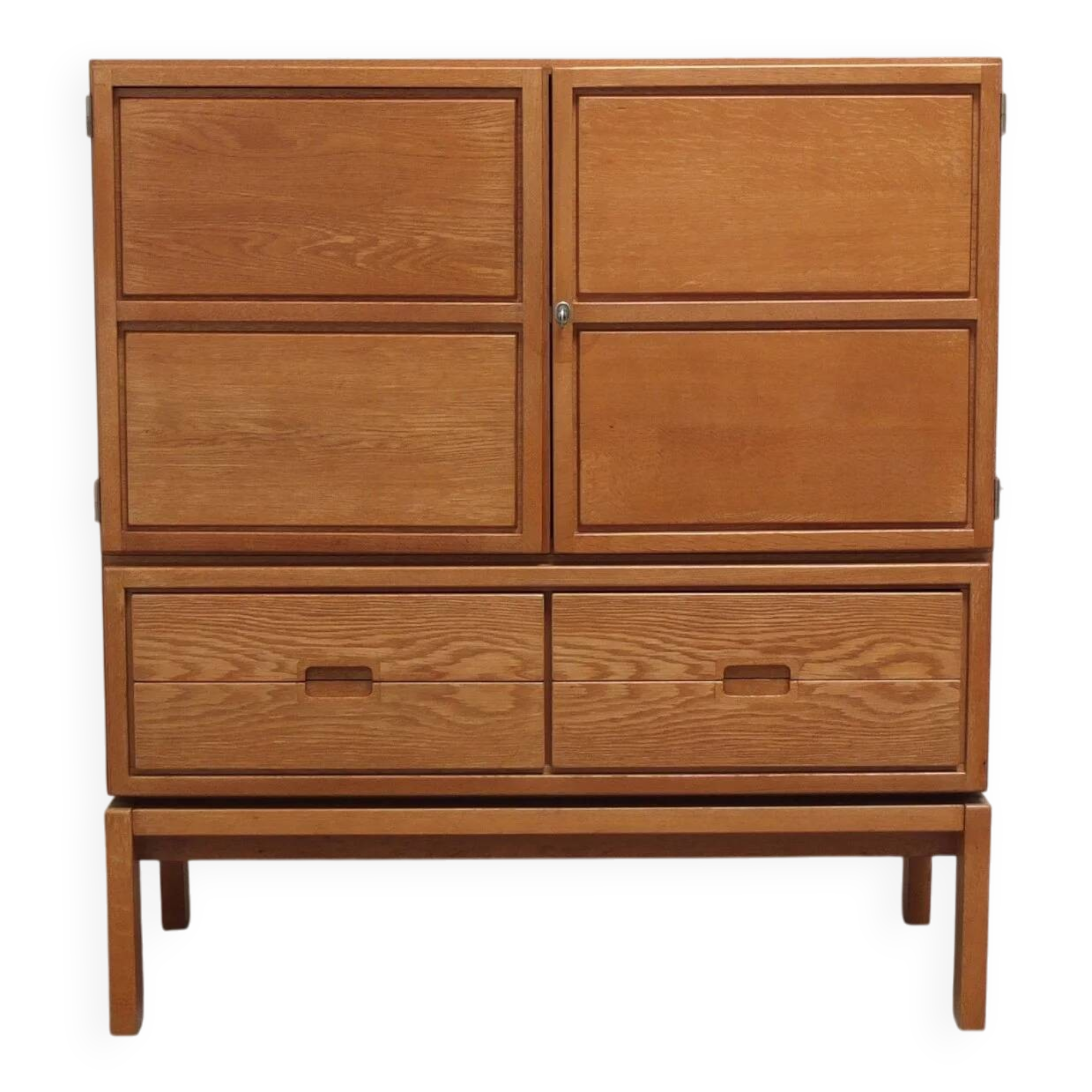 Decorative 'N-Line' bar cabinet in oak by P&J Neirinck, 1968